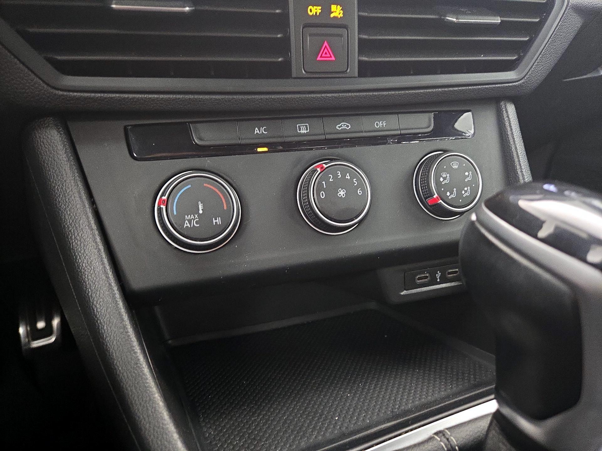 Thumbnail: 2023 Volkswagen Jetta - 16