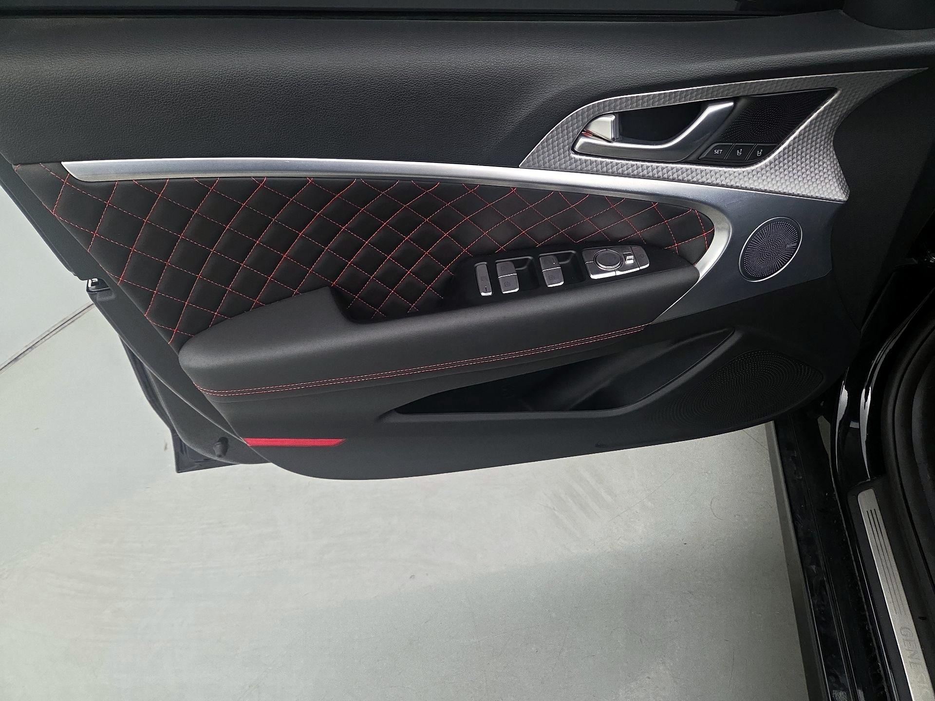 Thumbnail: 2023 Genesis G70 - 12