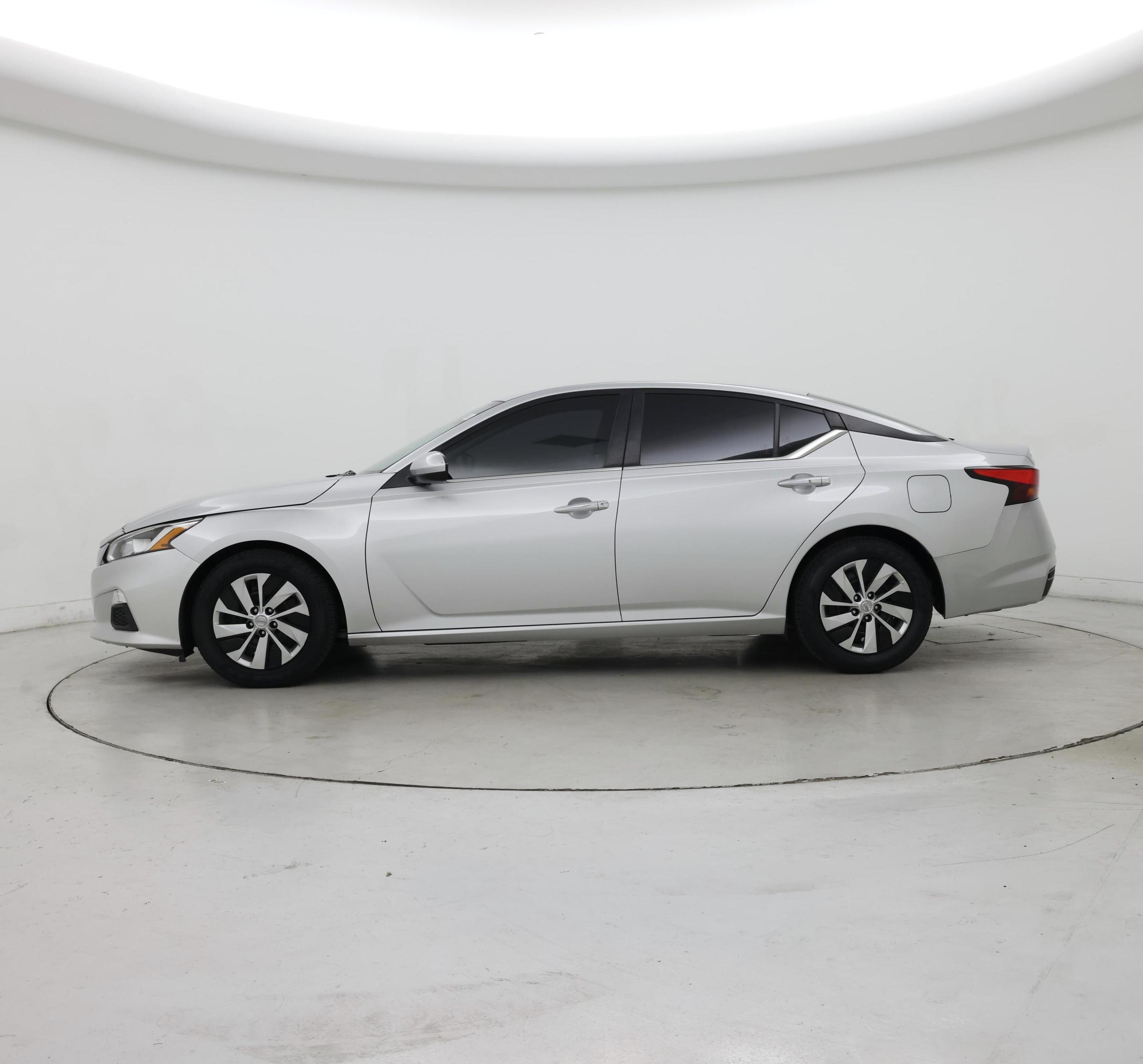 Thumbnail: 2021 Nissan Altima - 3