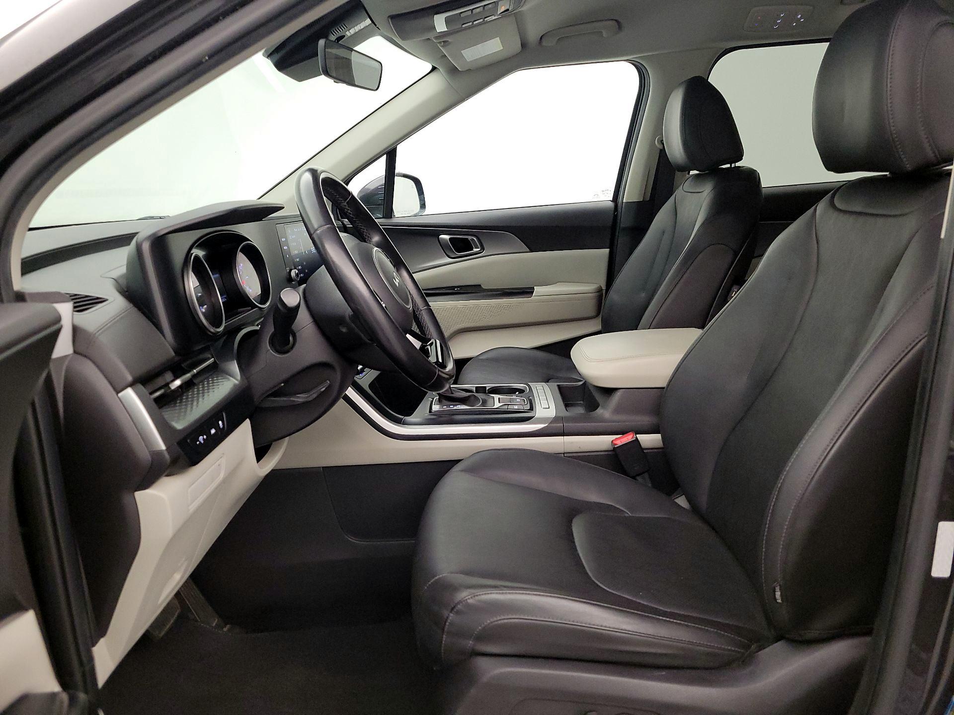 Thumbnail: 2022 Kia Carnival - 11