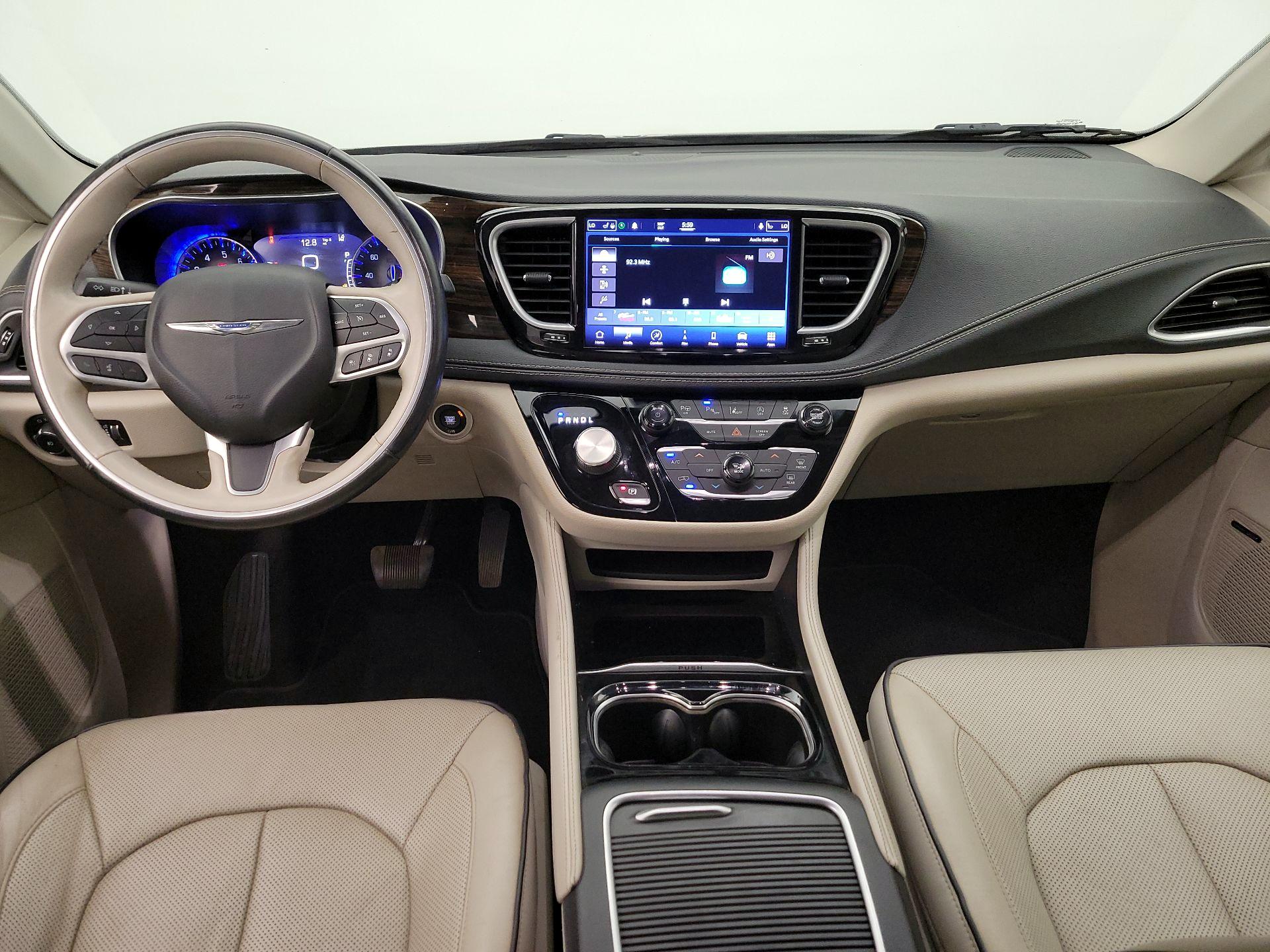 Thumbnail: 2021 Chrysler Pacifica - 9