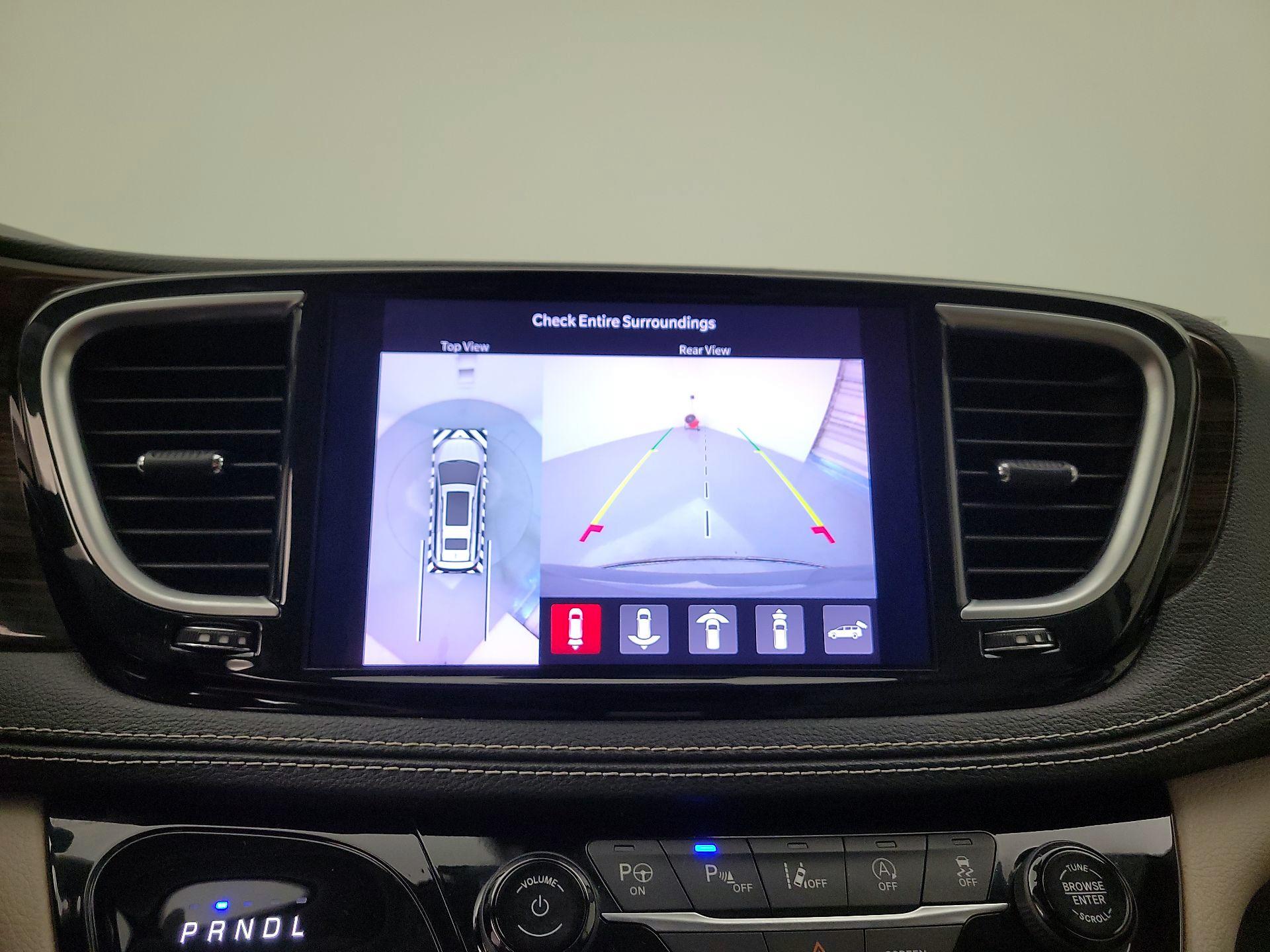 Thumbnail: 2021 Chrysler Pacifica - 15