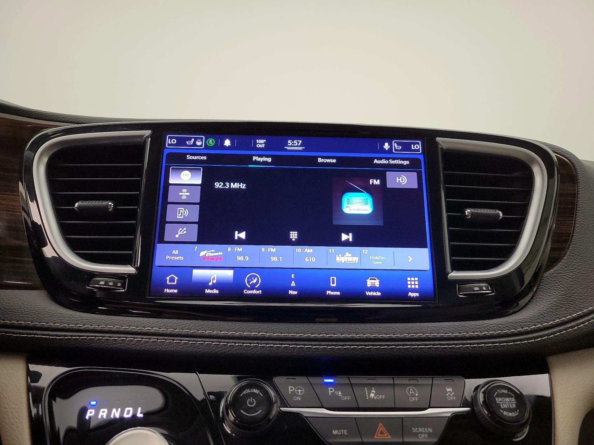 Thumbnail: 2021 Chrysler Pacifica - 16