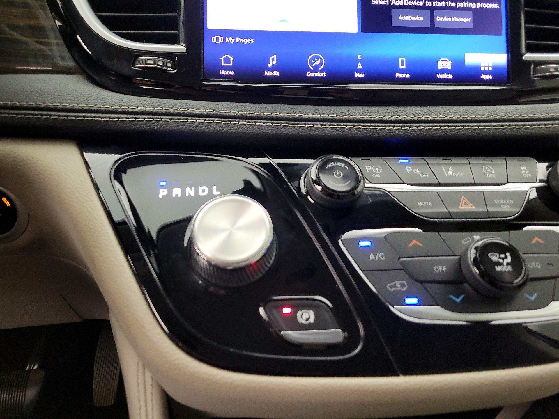 Thumbnail: 2021 Chrysler Pacifica - 18