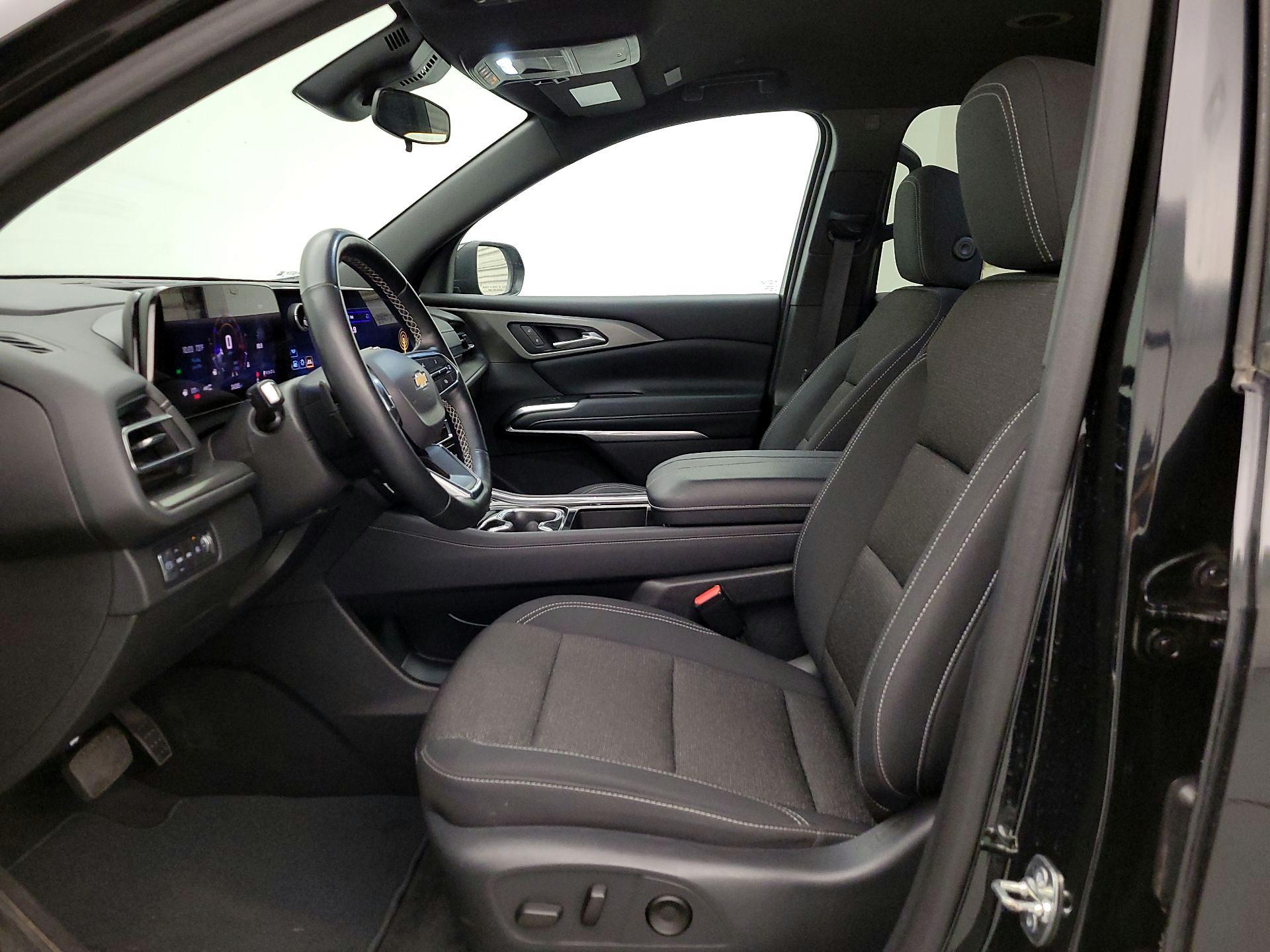 Thumbnail: 2025 Chevrolet Traverse - 11