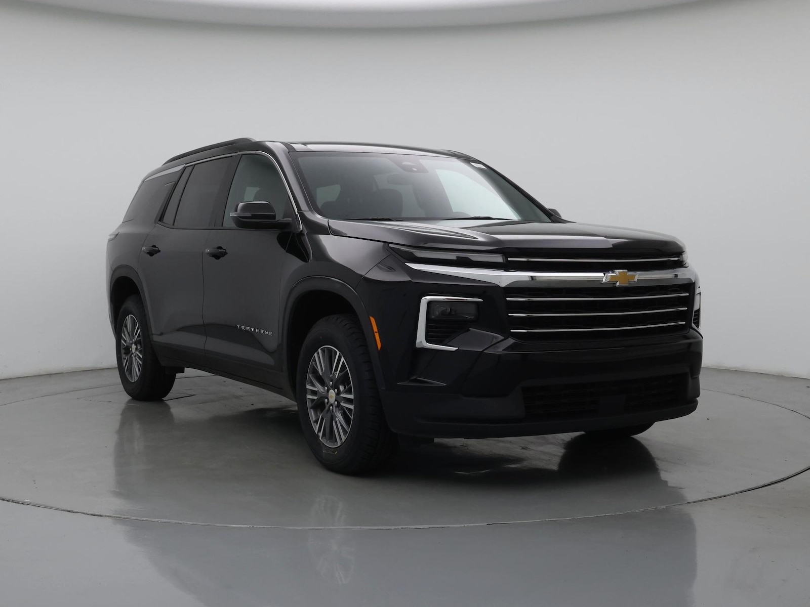 2025 Chevrolet Traverse LT - Photo 2
