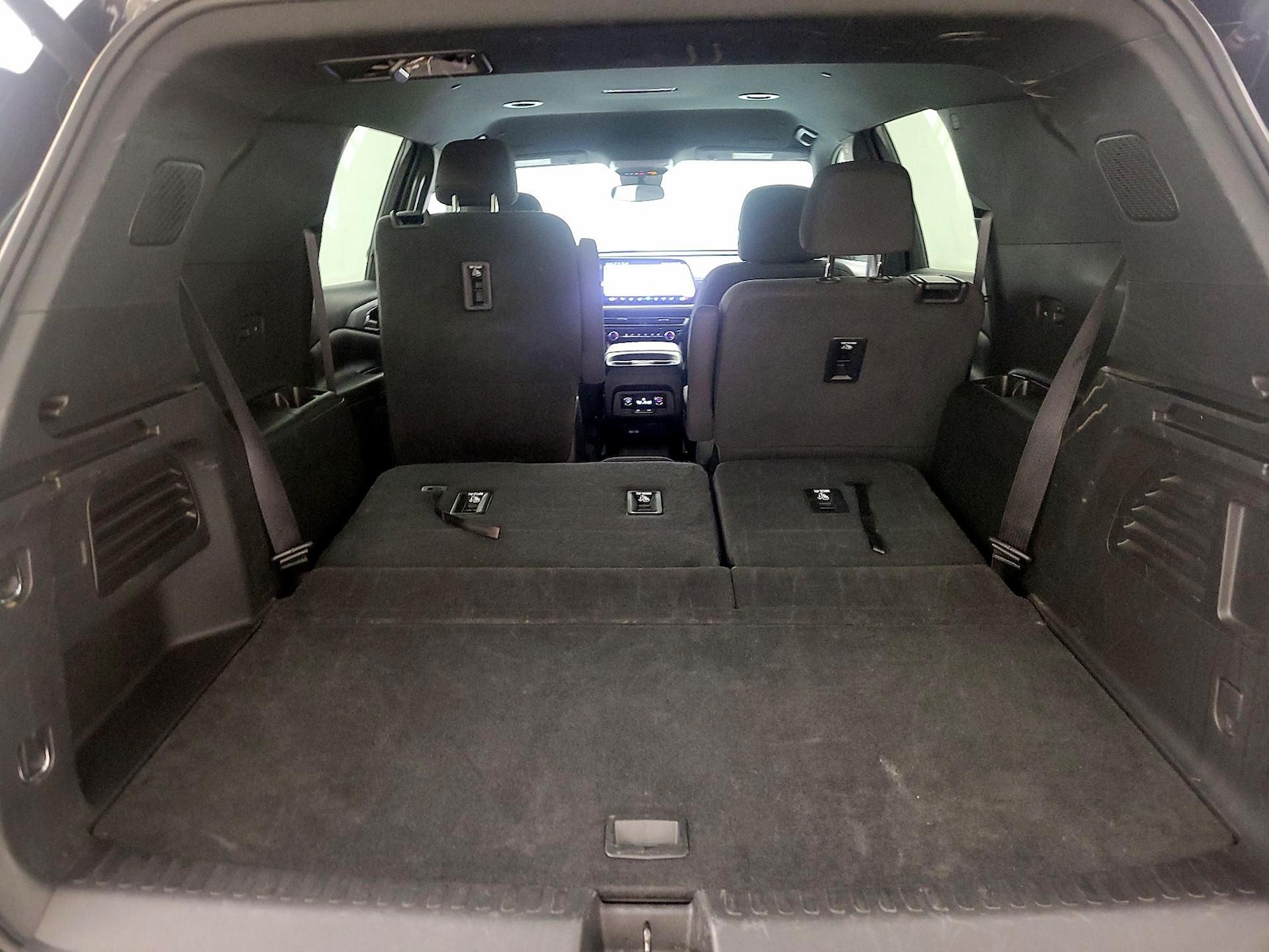 2025 Chevrolet Traverse LT - Photo 24