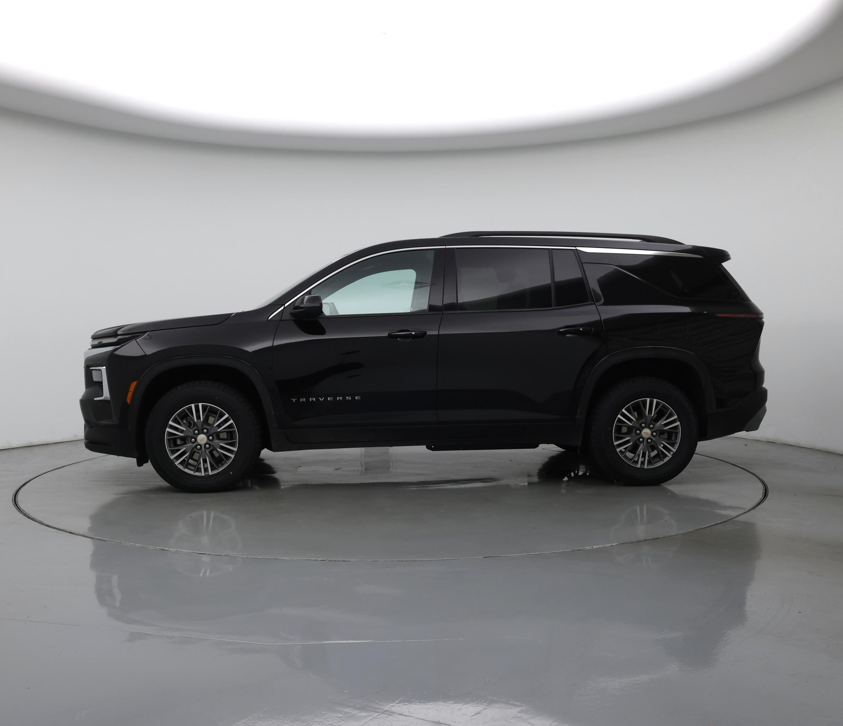 Thumbnail: 2025 Chevrolet Traverse - 3