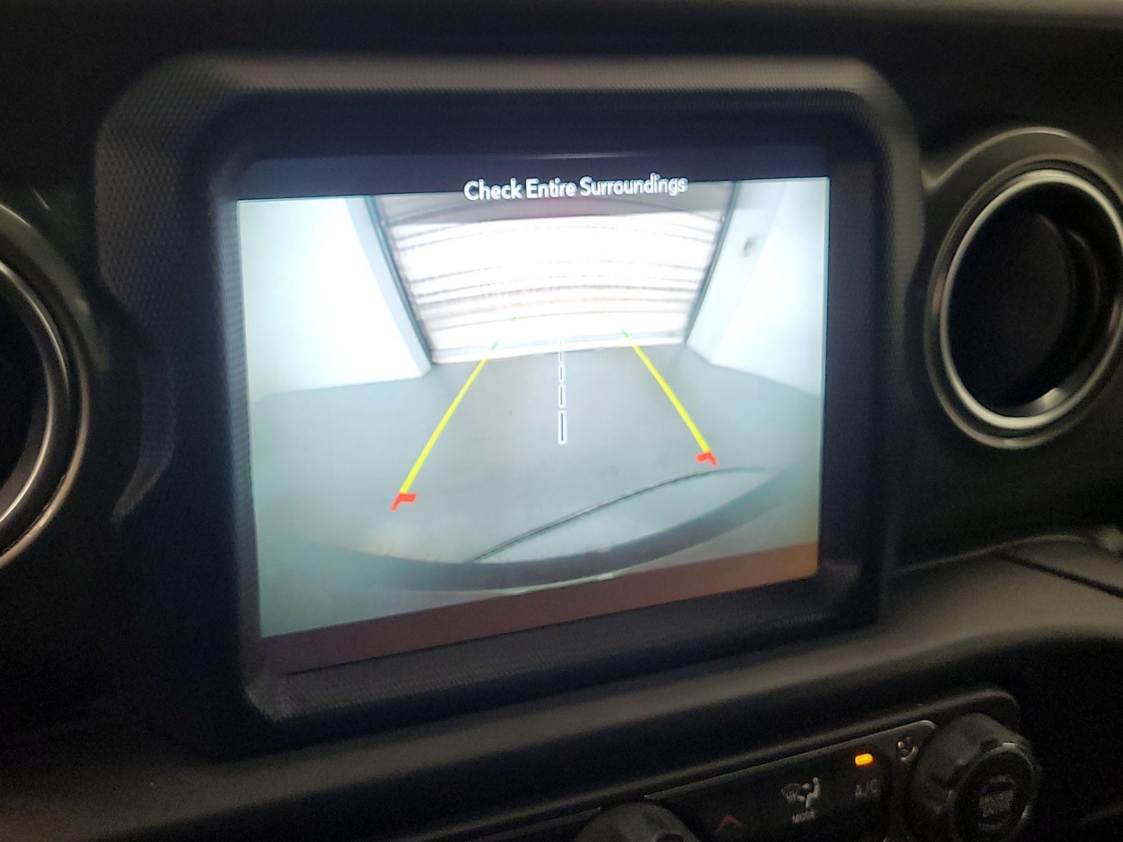 2023 Jeep Wrangler 4-Door Sahara - Photo 16