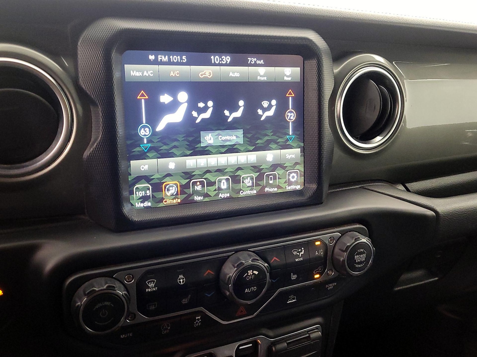 2023 Jeep Wrangler 4-Door Sahara - Photo 18