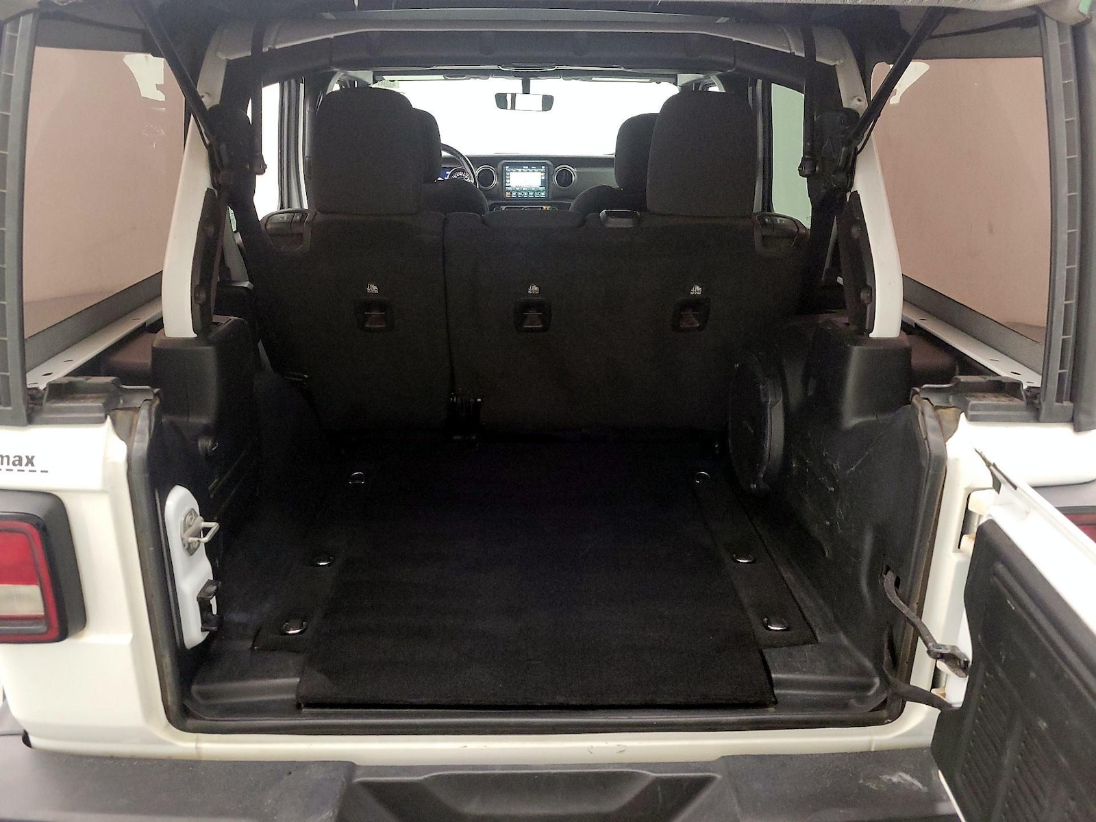 2023 Jeep Wrangler 4-Door Sahara - Photo 22