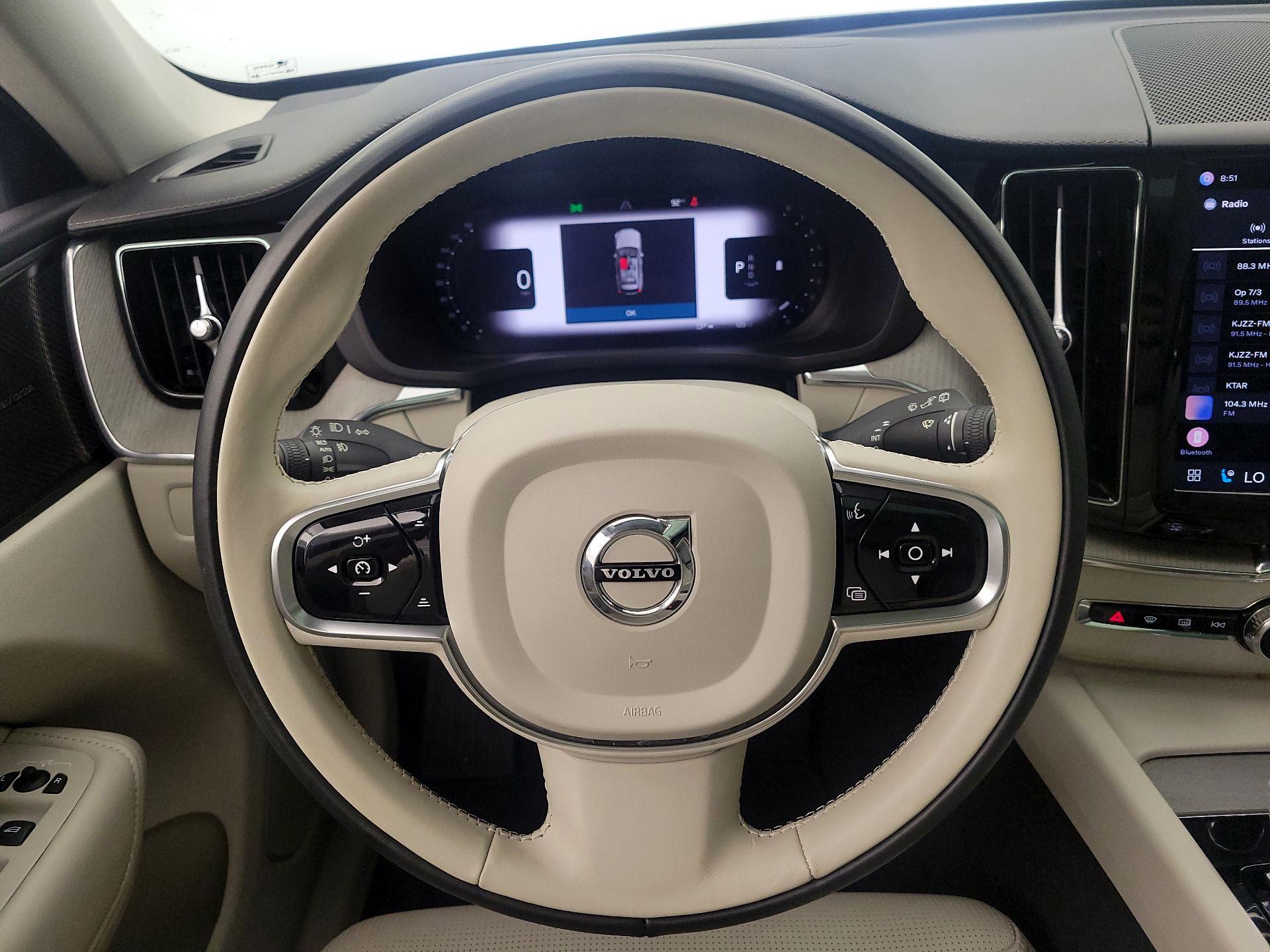 Thumbnail: 2023 Volvo XC60 - 10
