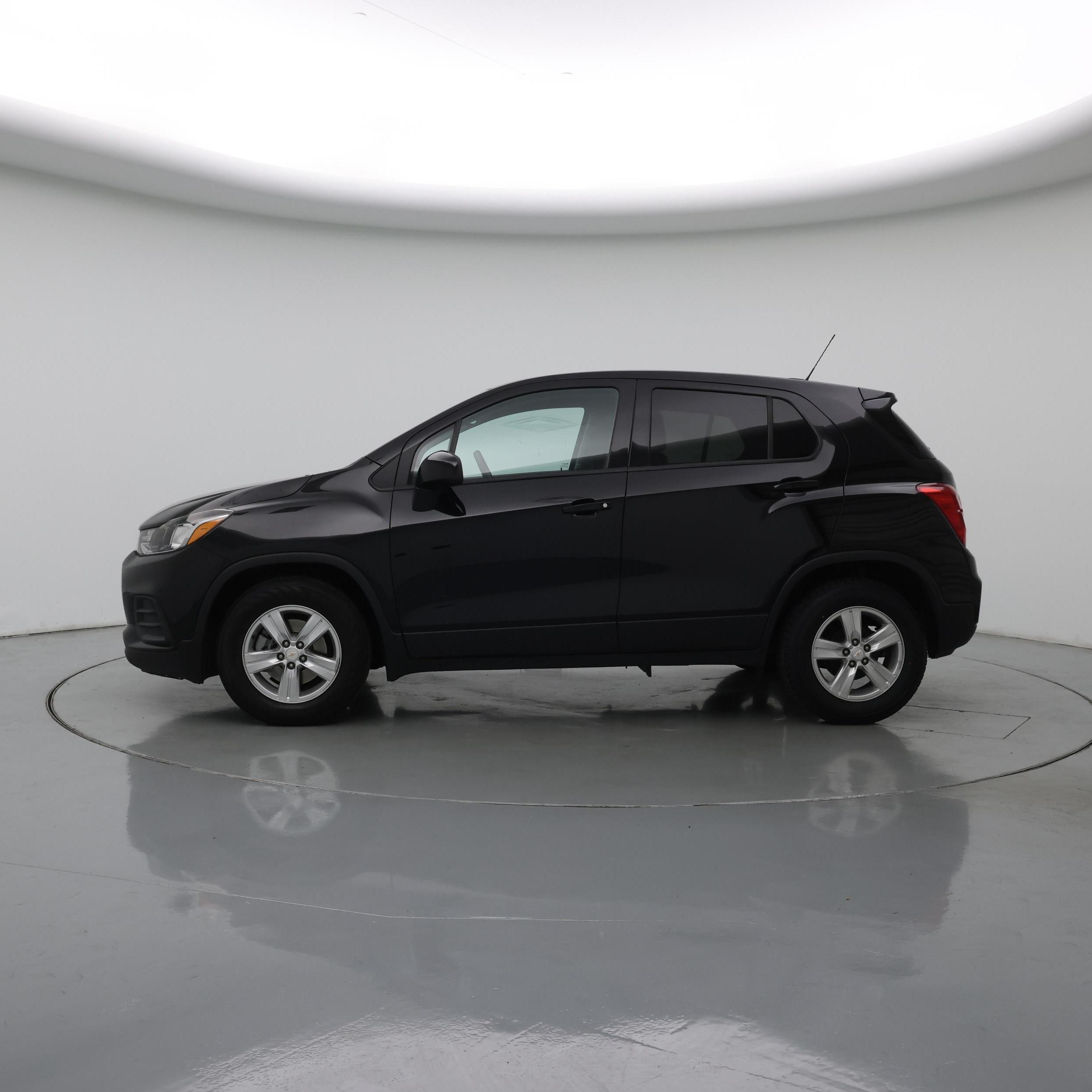 Thumbnail: 2022 Chevrolet Trax - 3