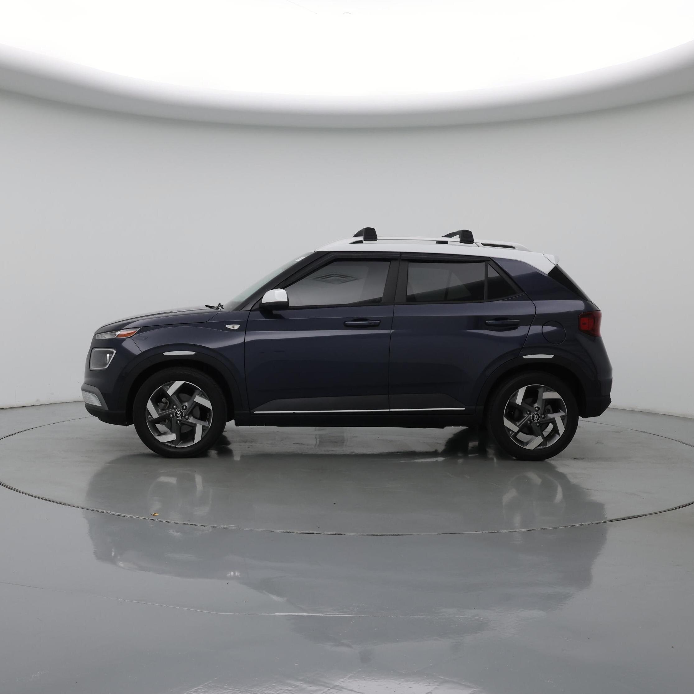 Thumbnail: 2021 Hyundai Venue - 3