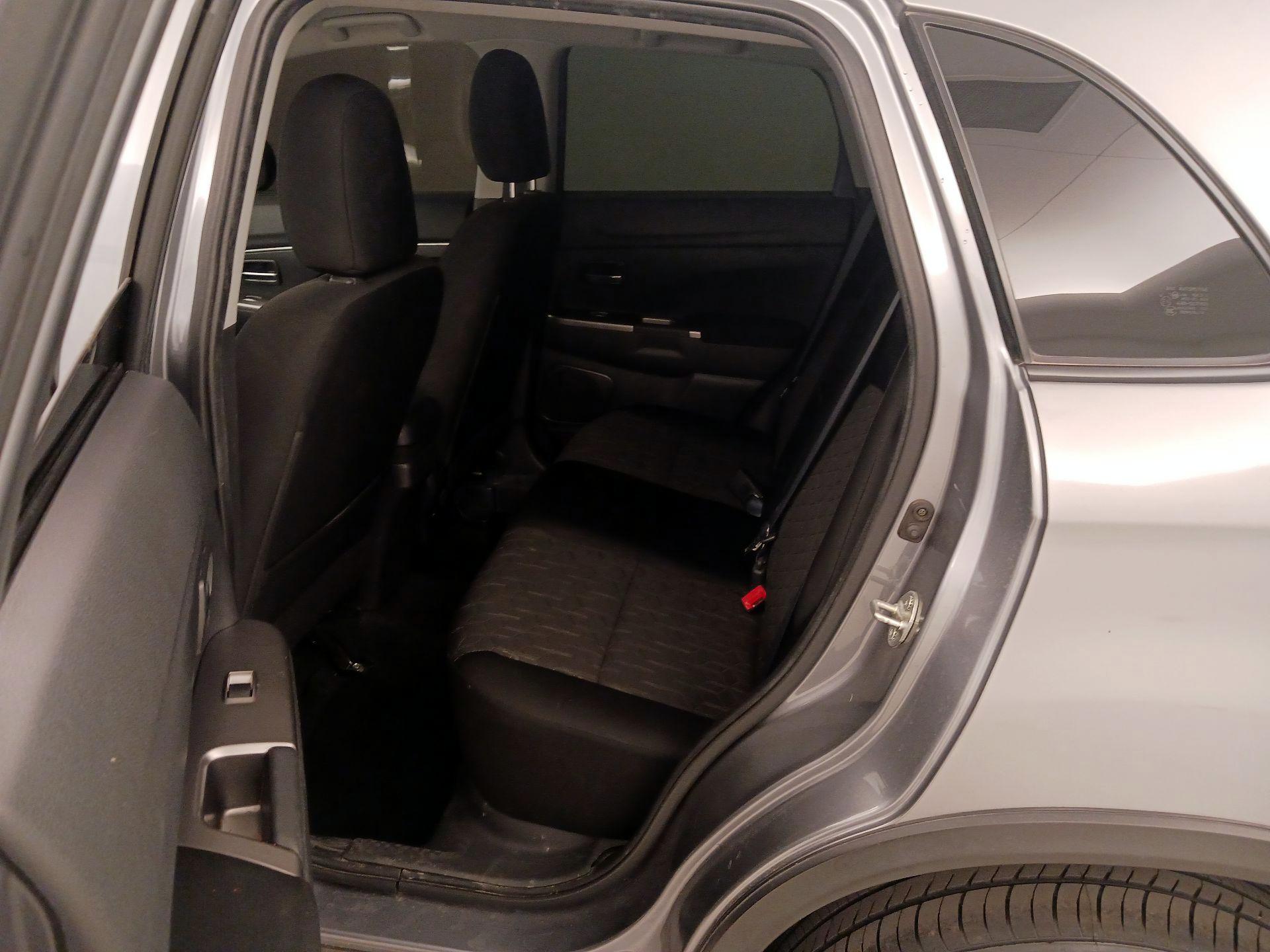 Thumbnail: 2021 Mitsubishi Outlander Sport - 19