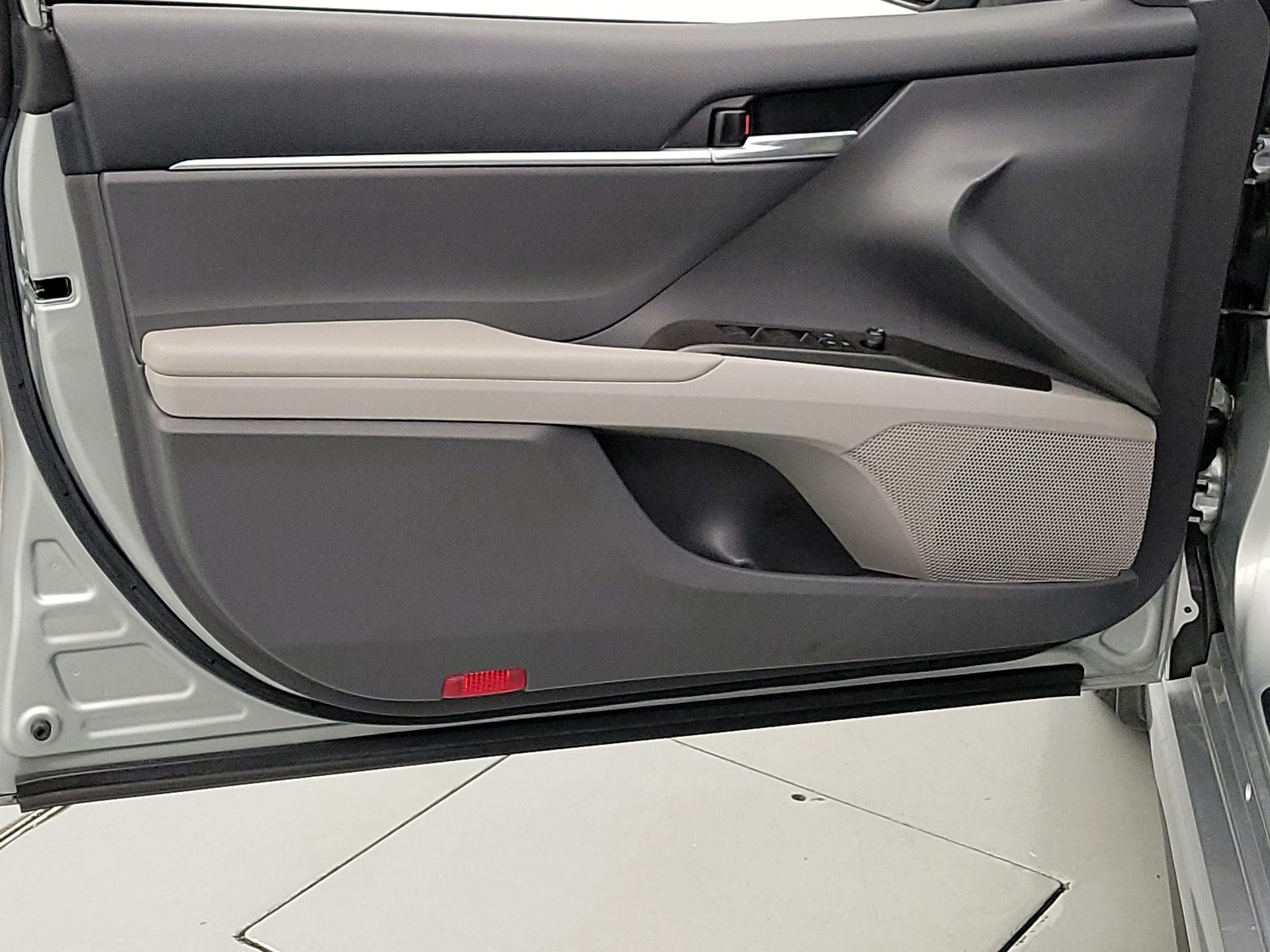 Thumbnail: 2022 Toyota Camry - 12