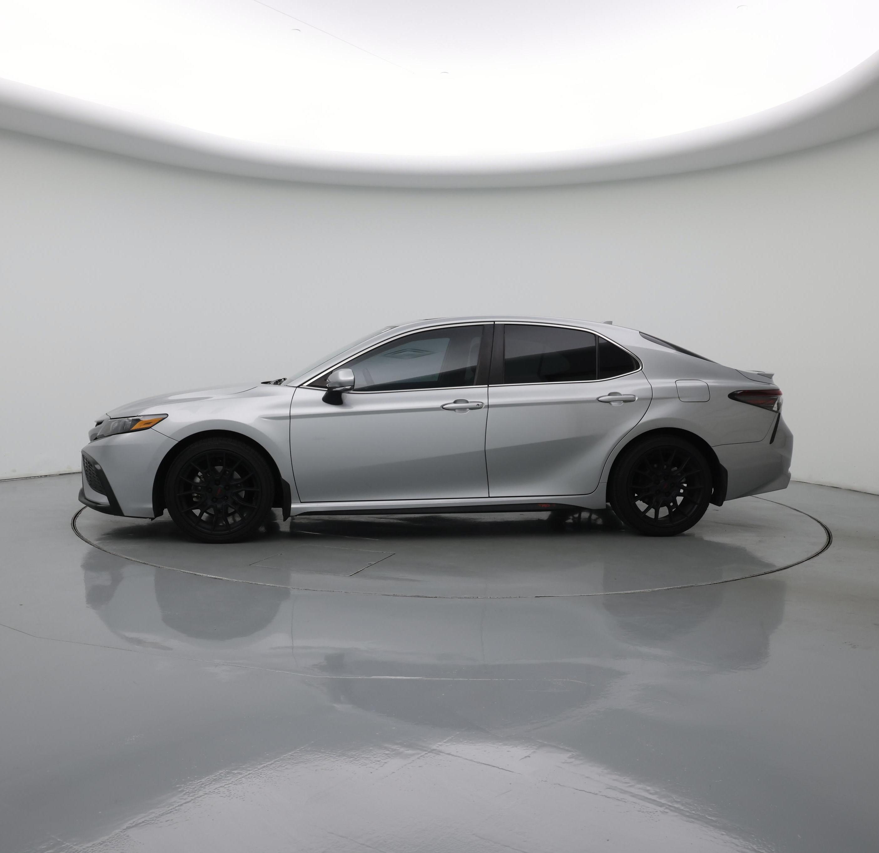 Thumbnail: 2022 Toyota Camry - 3