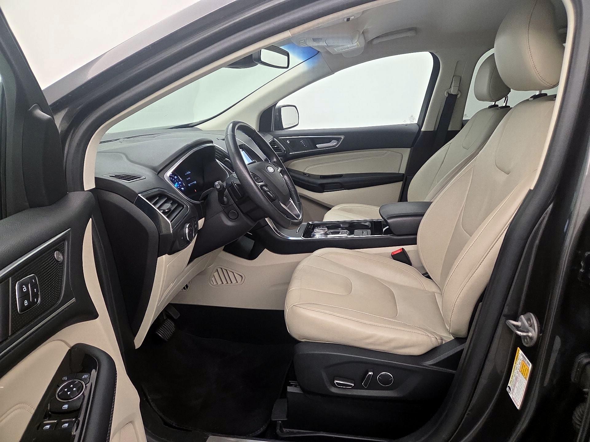 Thumbnail: 2019 Ford Edge - 11