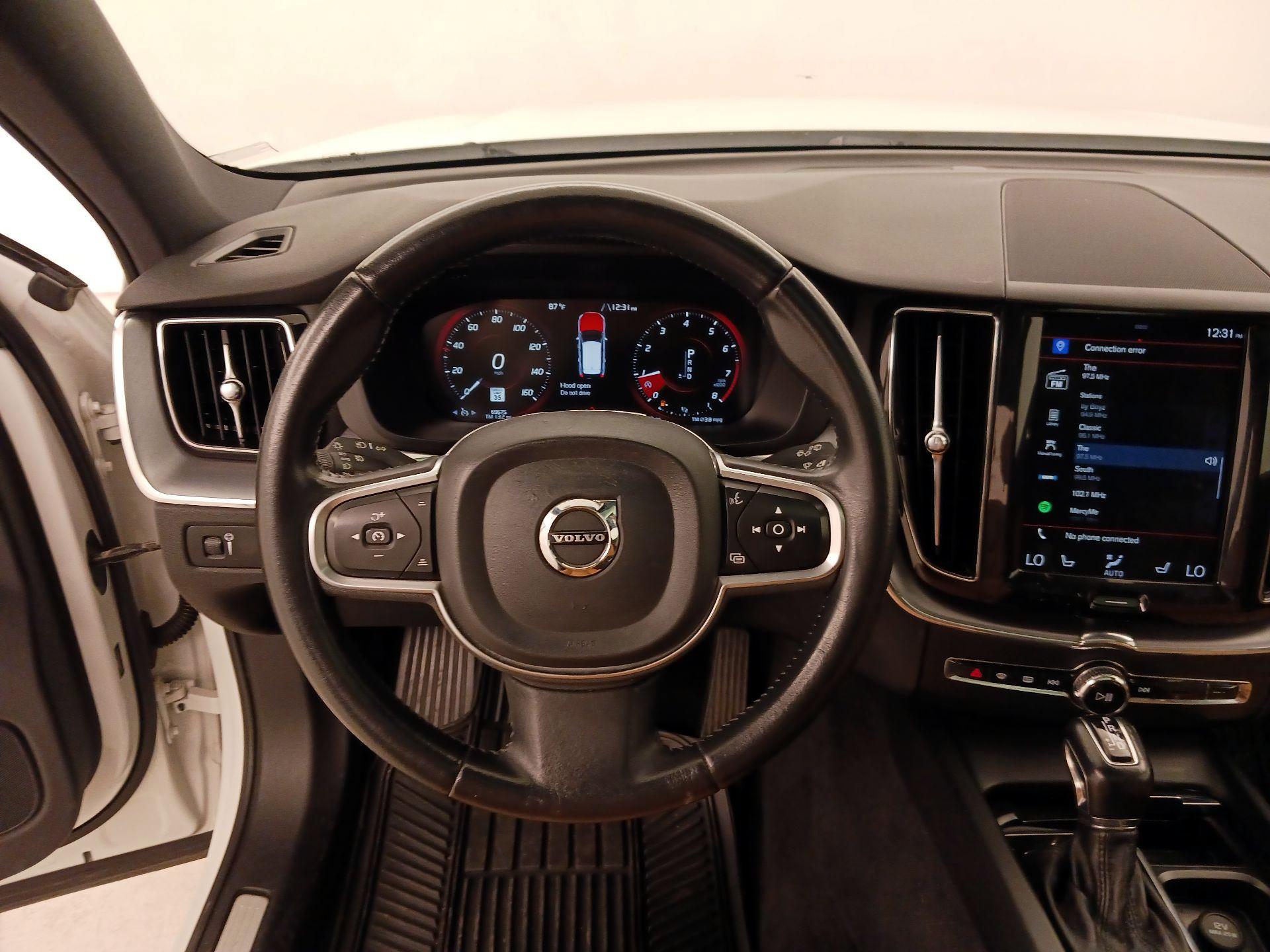 Thumbnail: 2020 Volvo XC60 - 10