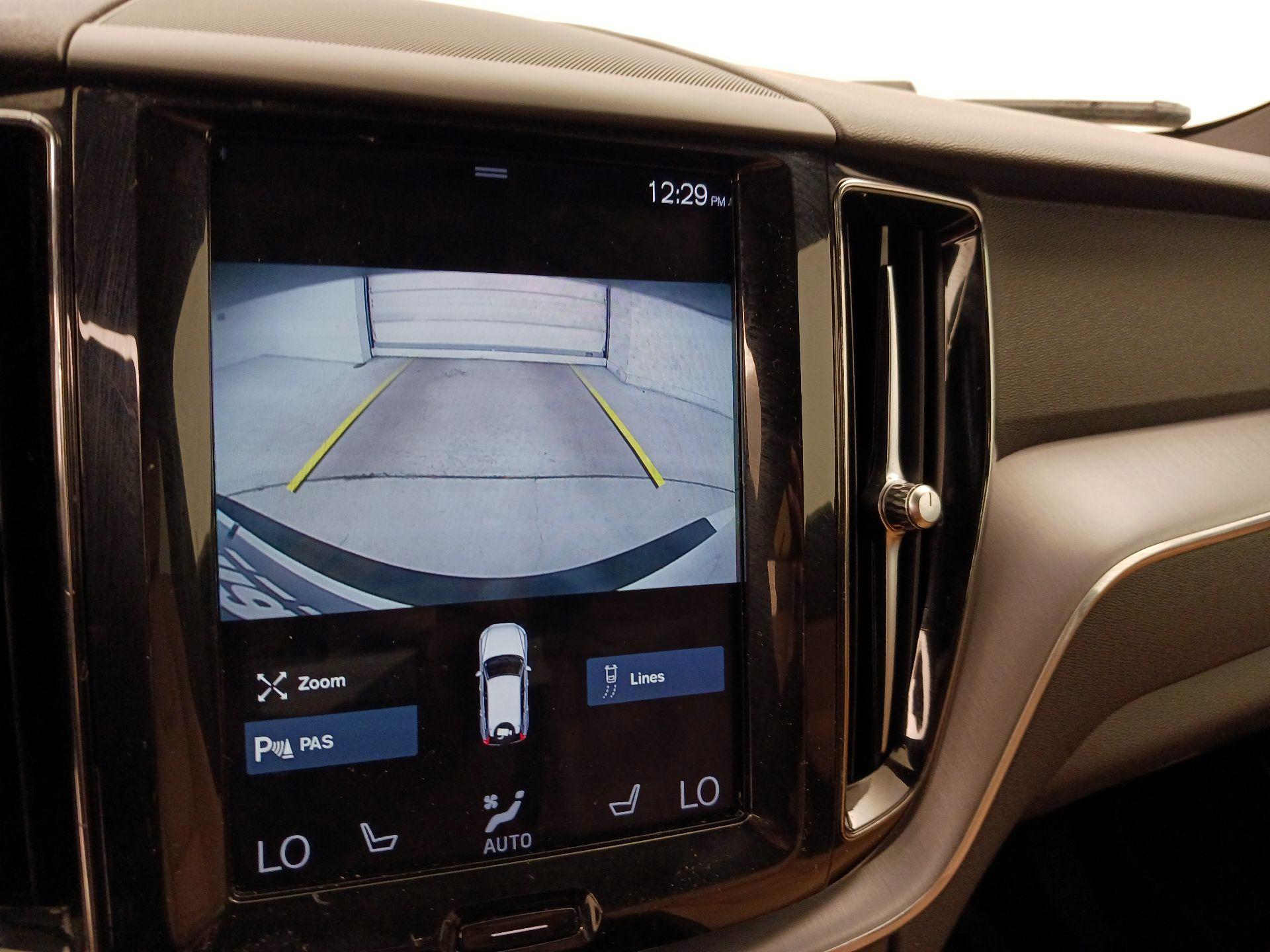 Thumbnail: 2020 Volvo XC60 - 14