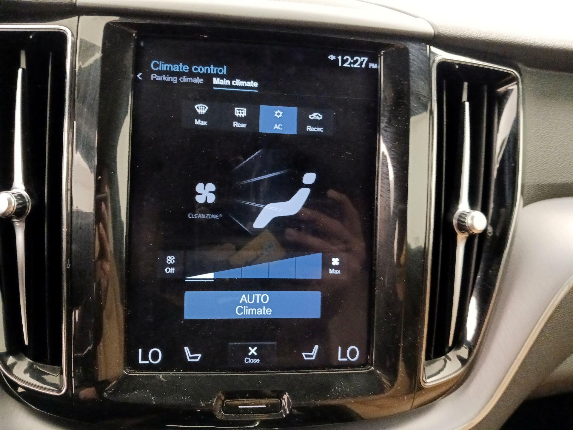 Thumbnail: 2020 Volvo XC60 - 16