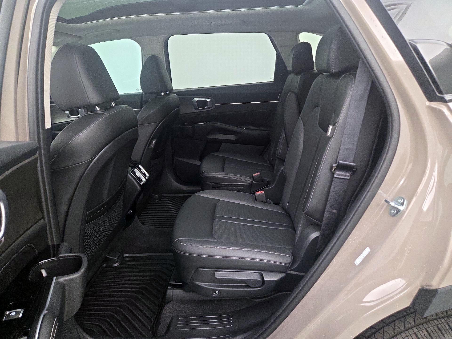Thumbnail: 2025 Kia Sorento - 10