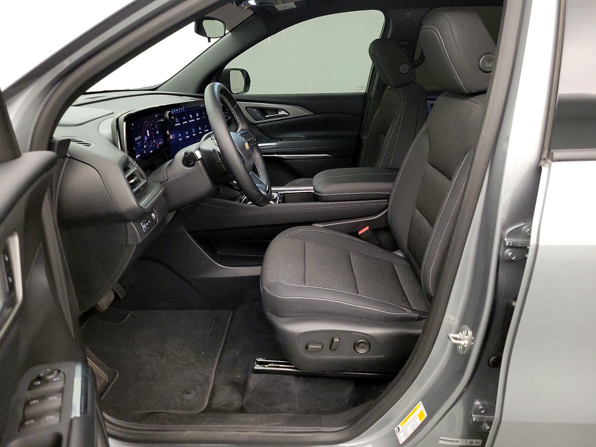 Thumbnail: 2026 Chevrolet Traverse - 11