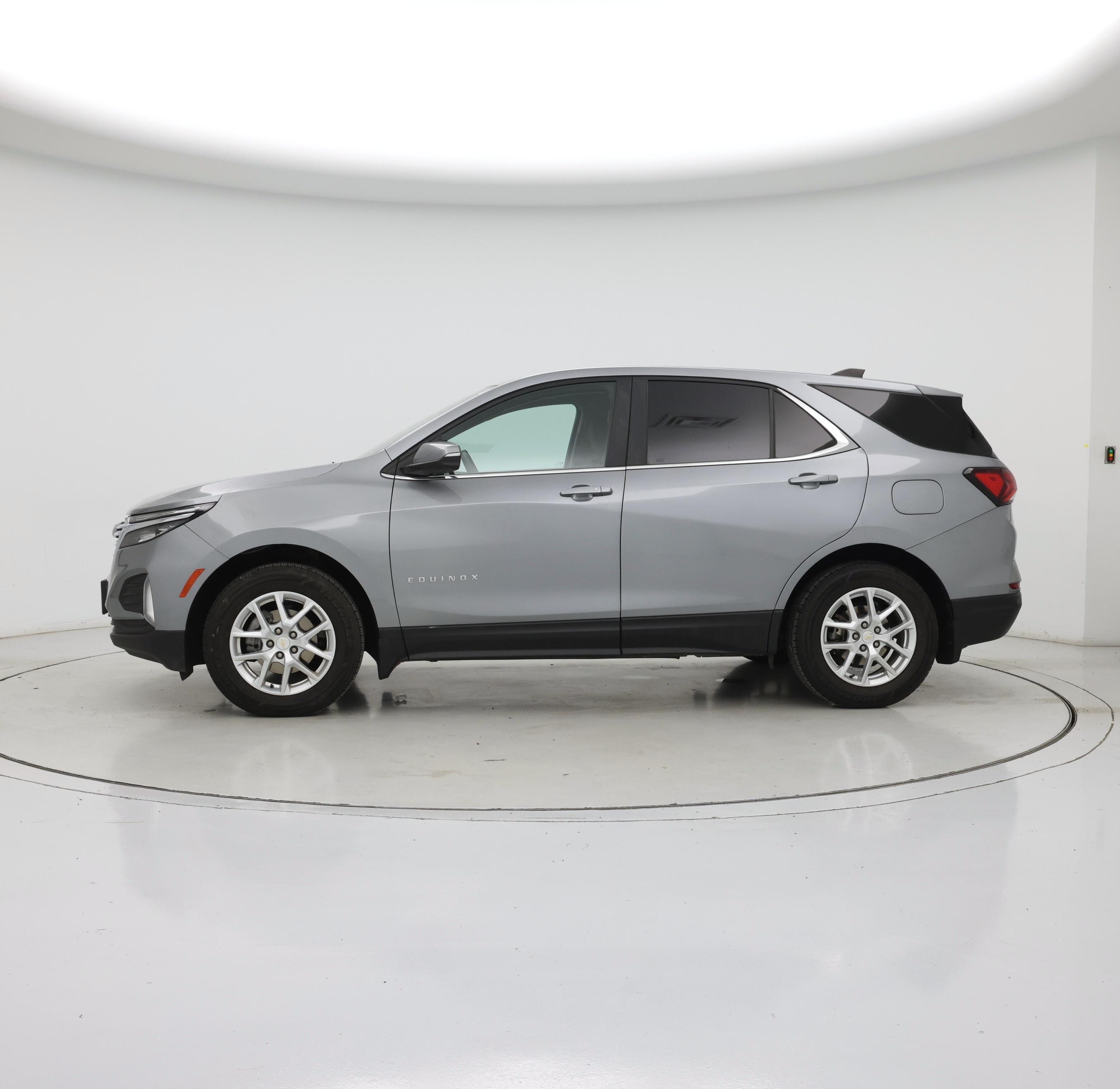 Thumbnail: 2024 Chevrolet Equinox - 3