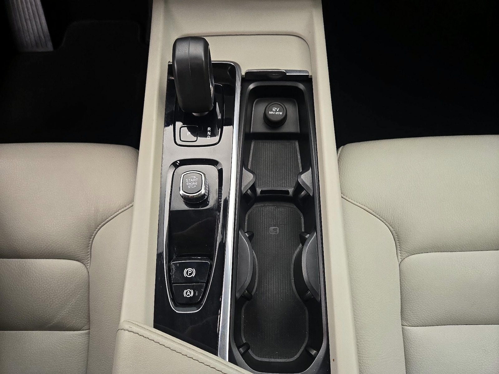2023 Volvo XC60 Core - Photo 18