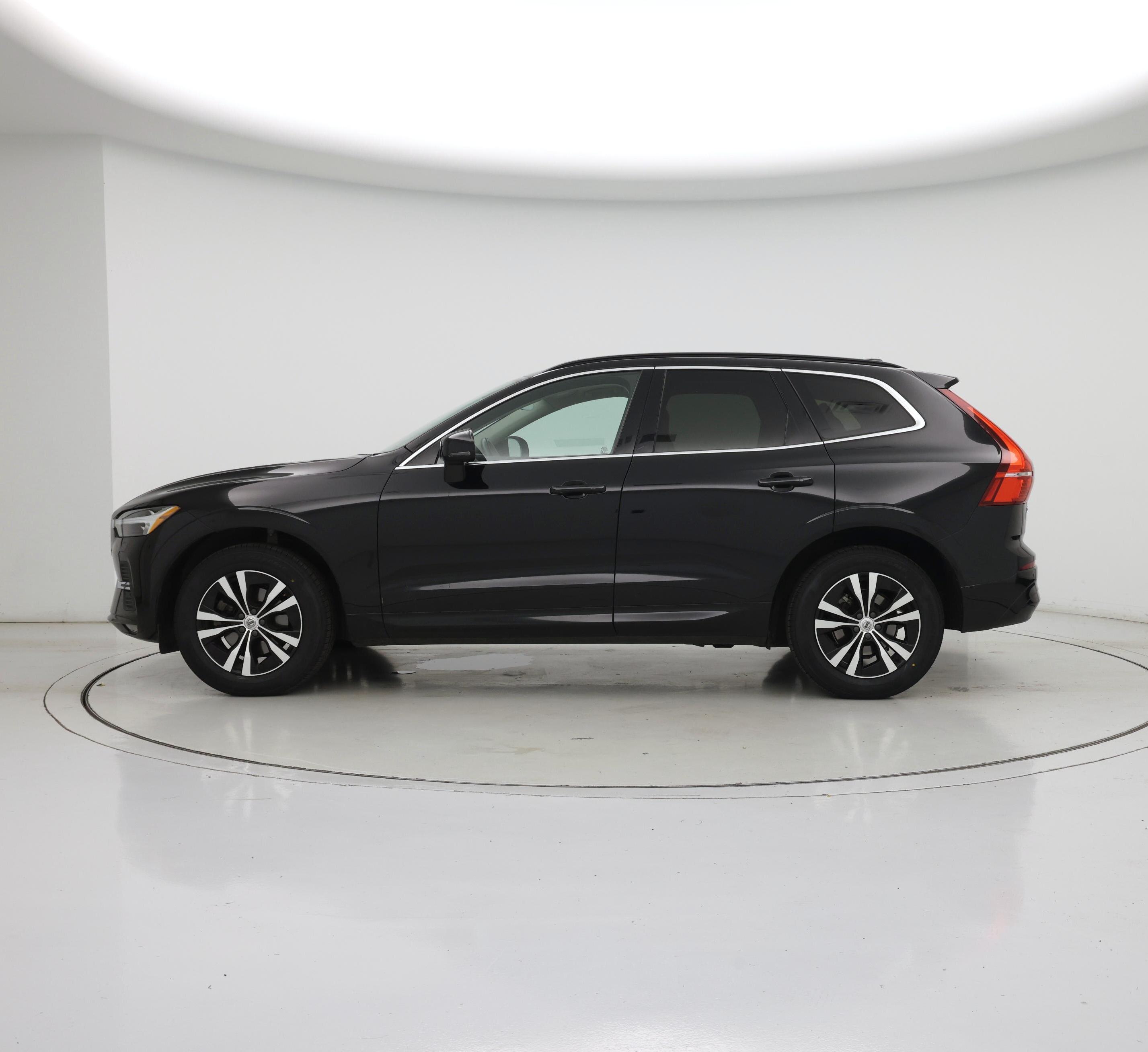 Thumbnail: 2023 Volvo XC60 - 3