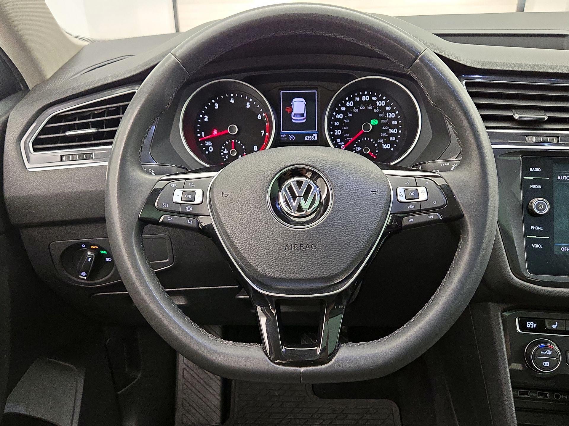 Thumbnail: 2020 Volkswagen Tiguan - 10