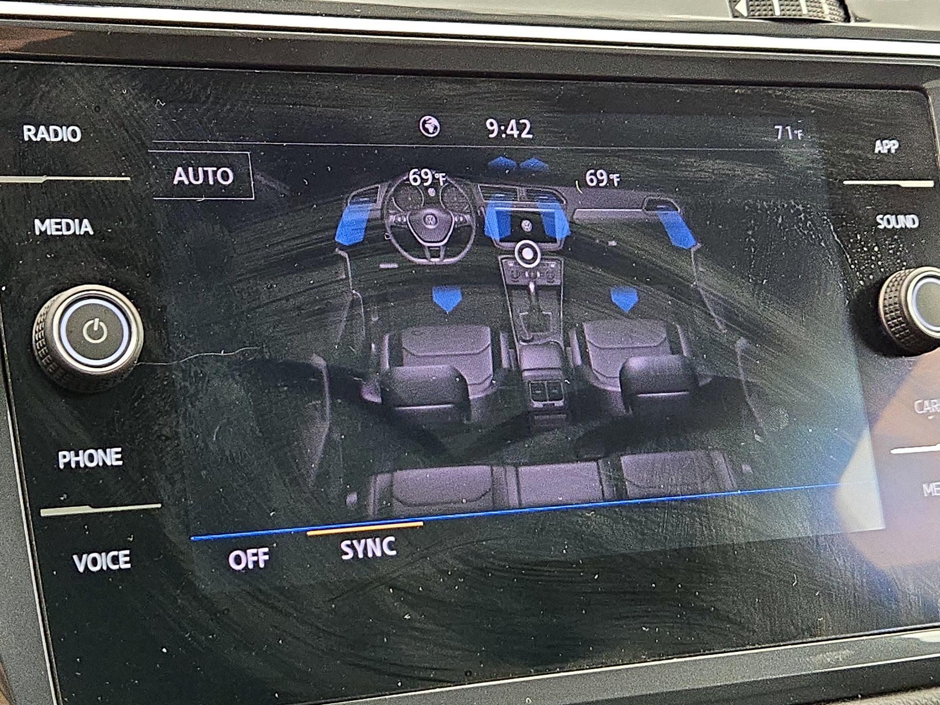 Thumbnail: 2020 Volkswagen Tiguan - 16