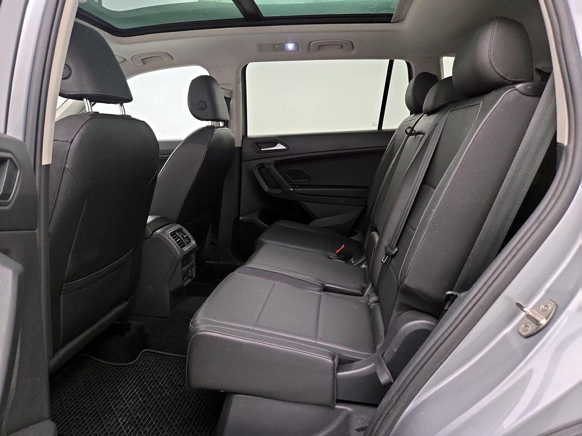 Thumbnail: 2020 Volkswagen Tiguan - 20