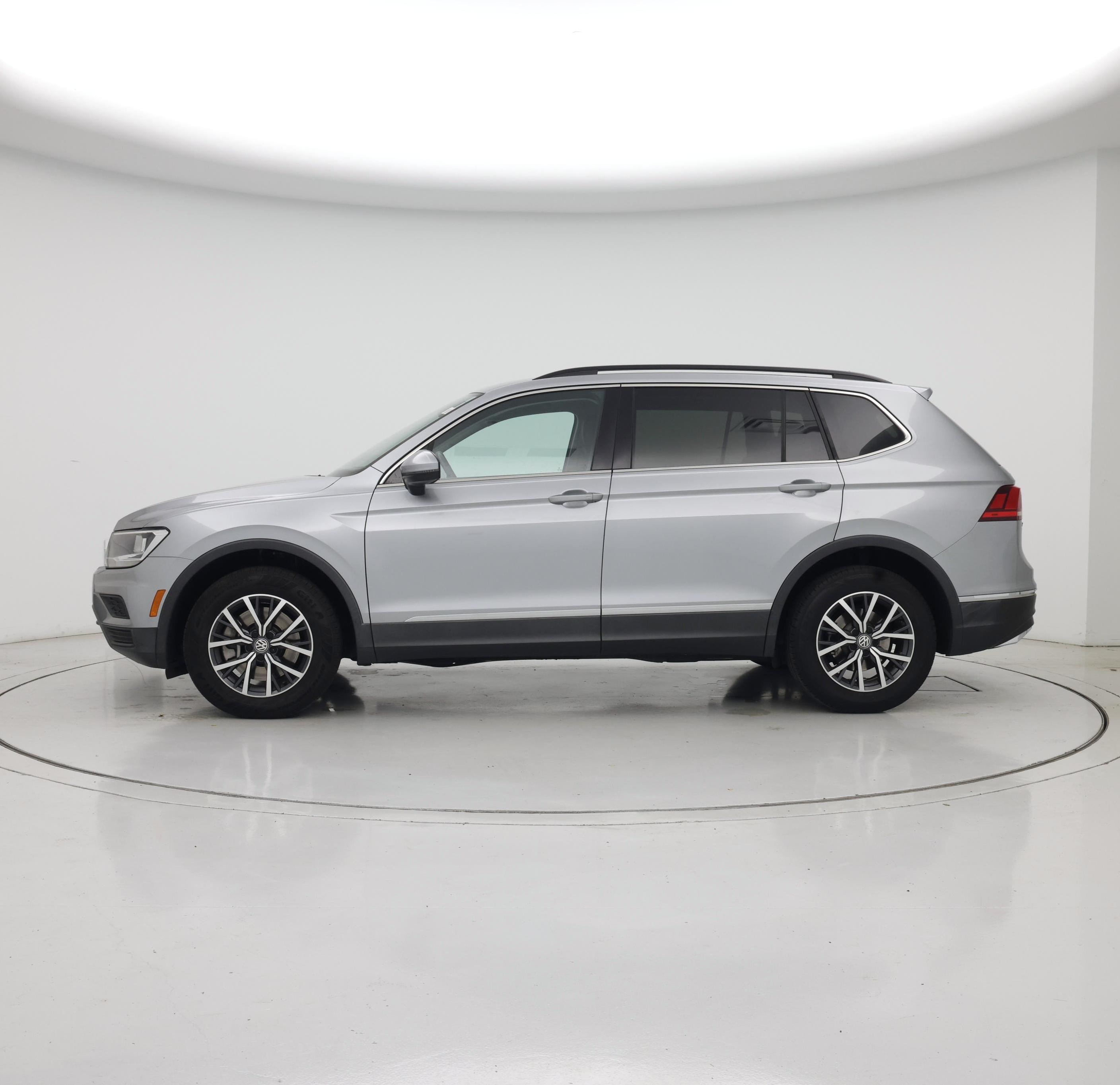 Thumbnail: 2020 Volkswagen Tiguan - 3