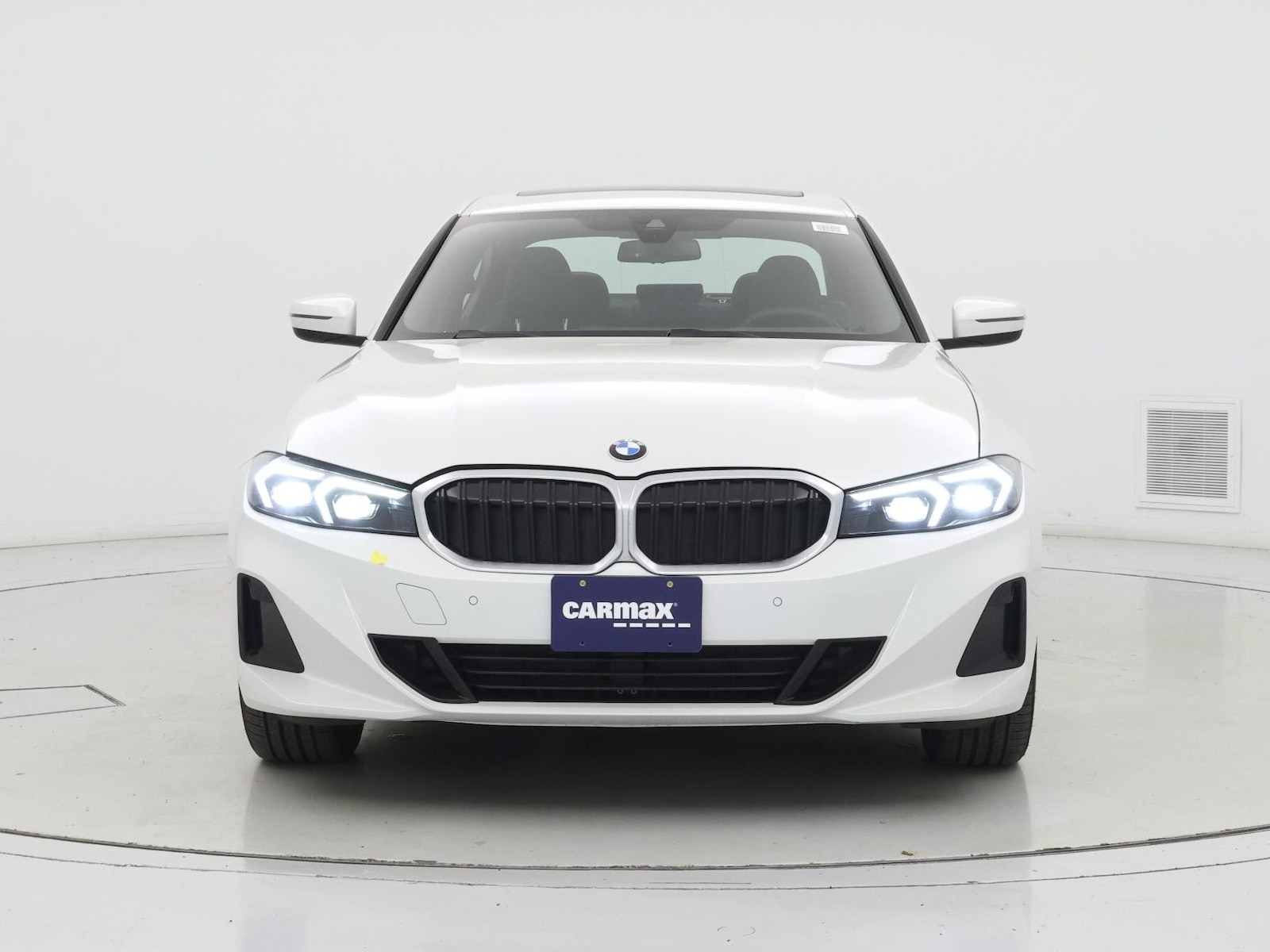 2025 BMW 3 Series 330i - Photo 6