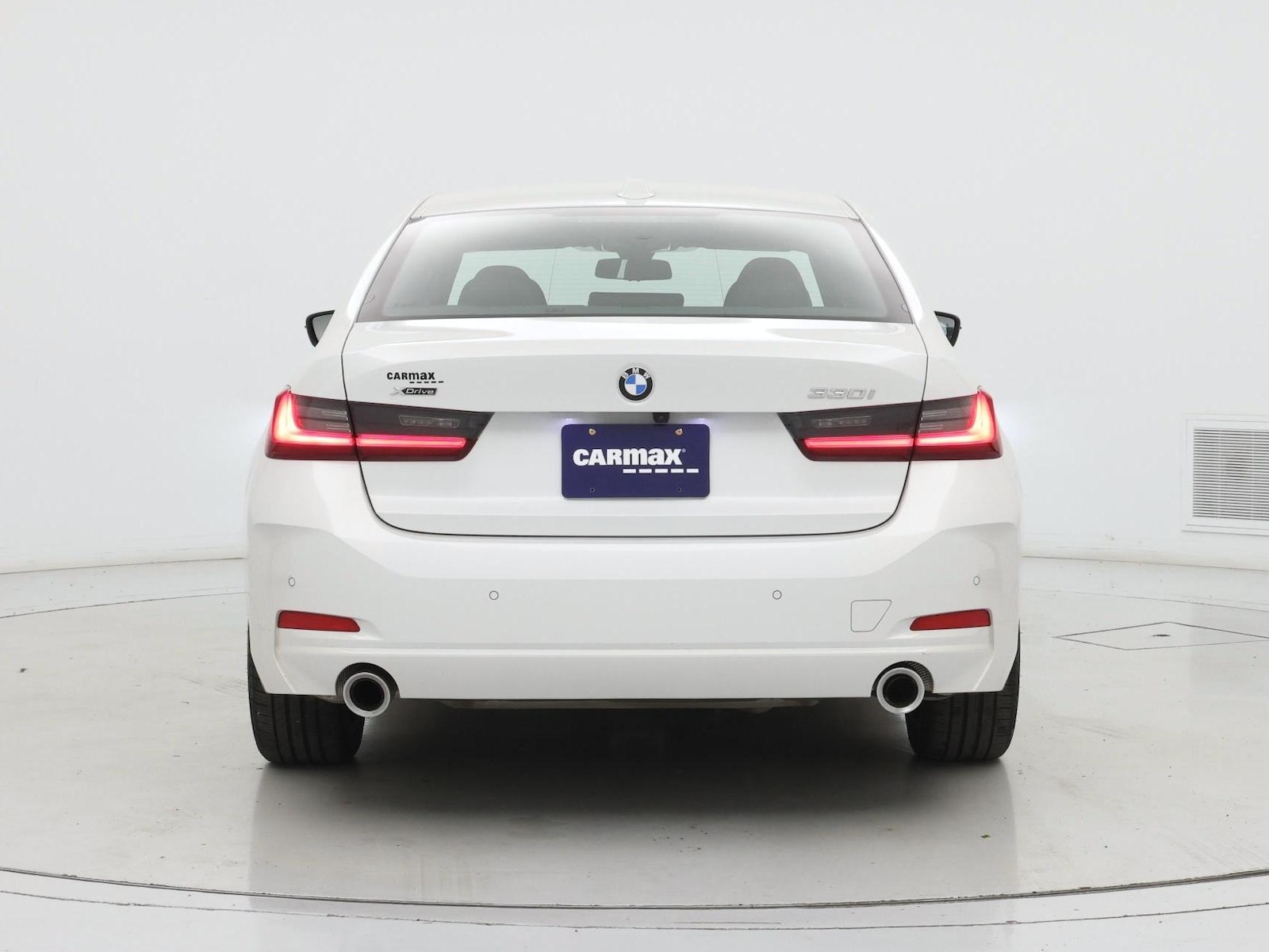 2025 BMW 3 Series 330i - Photo 7