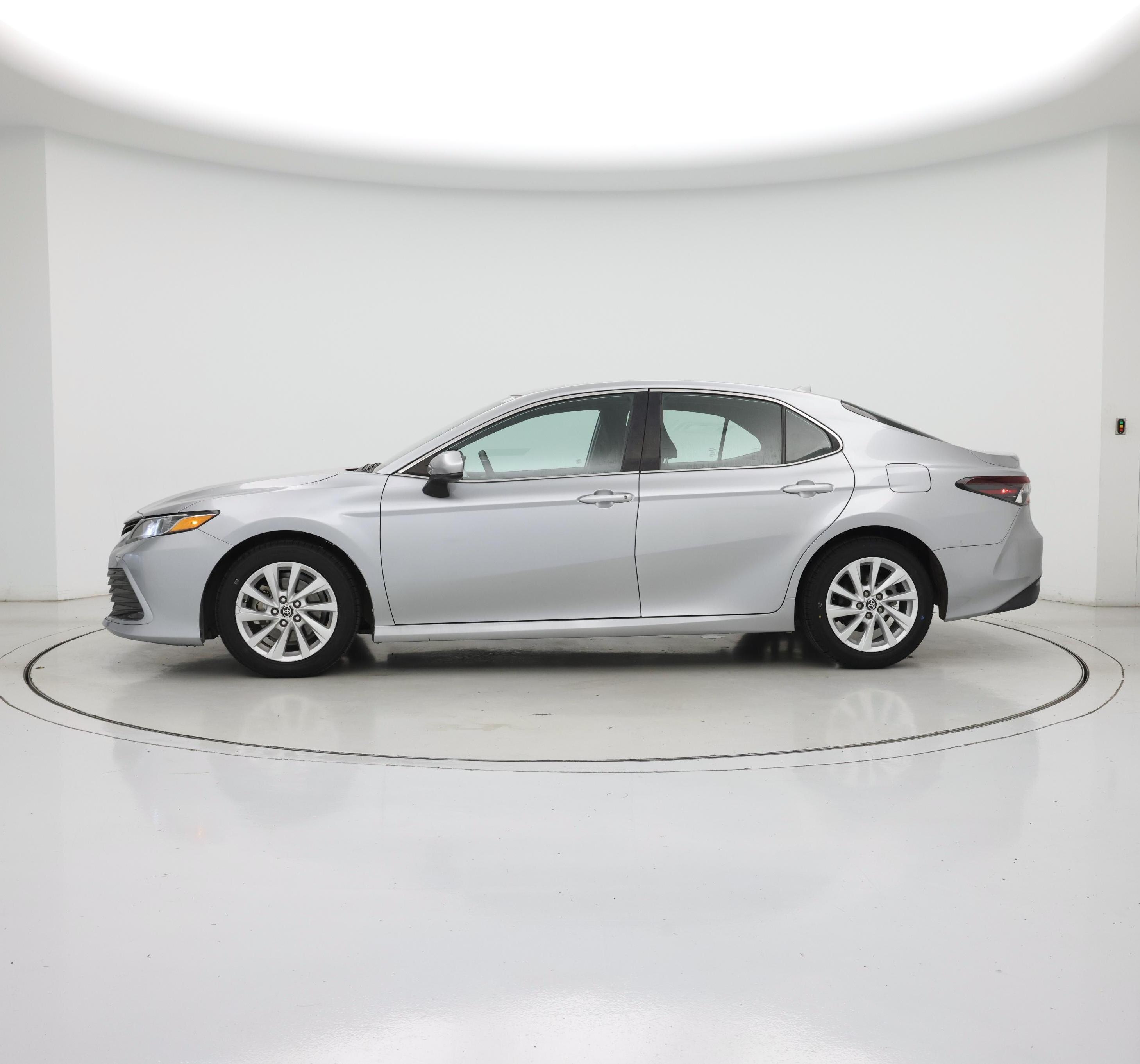 Thumbnail: 2022 Toyota Camry - 3