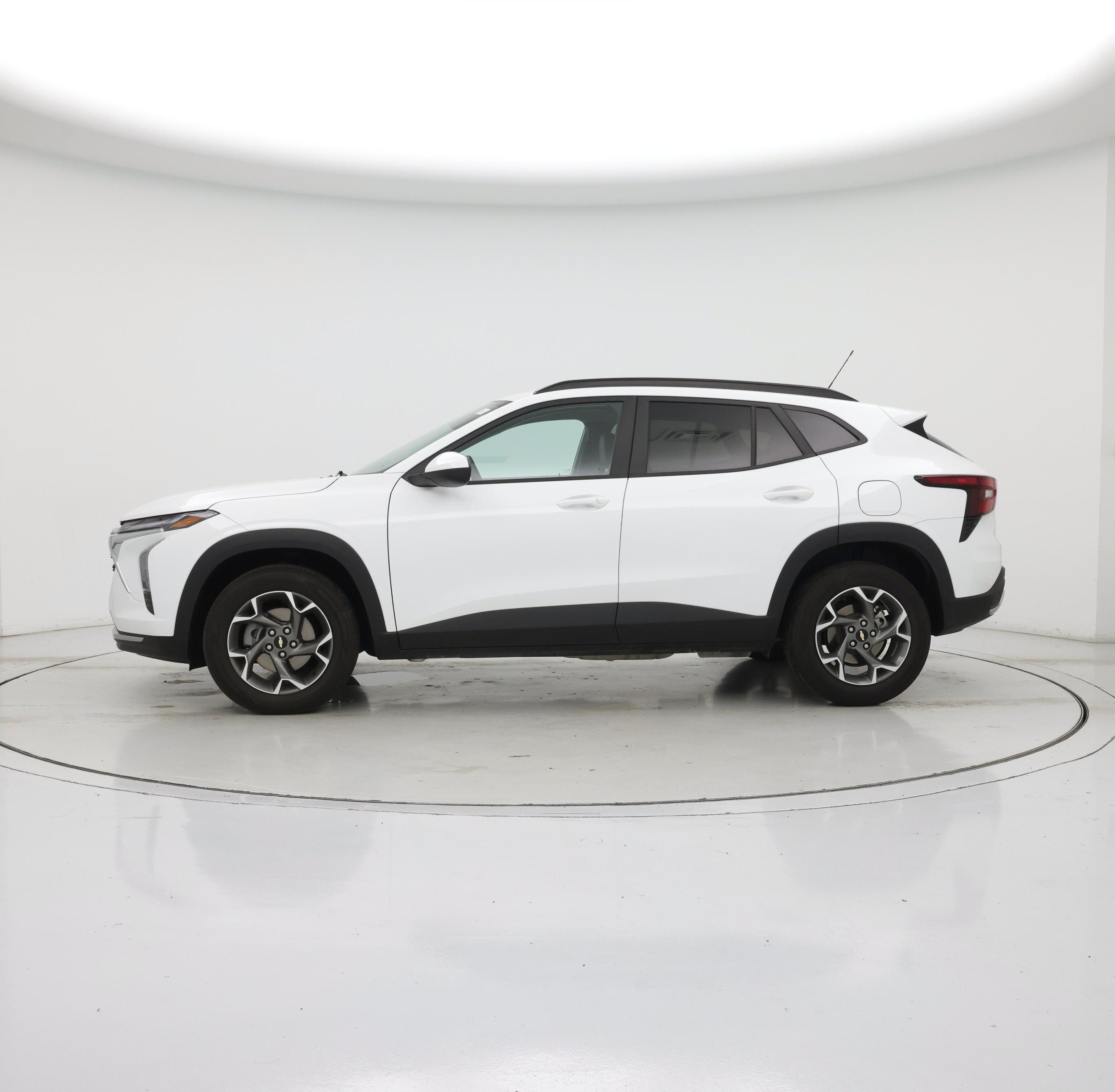 Thumbnail: 2025 Chevrolet Trax - 3