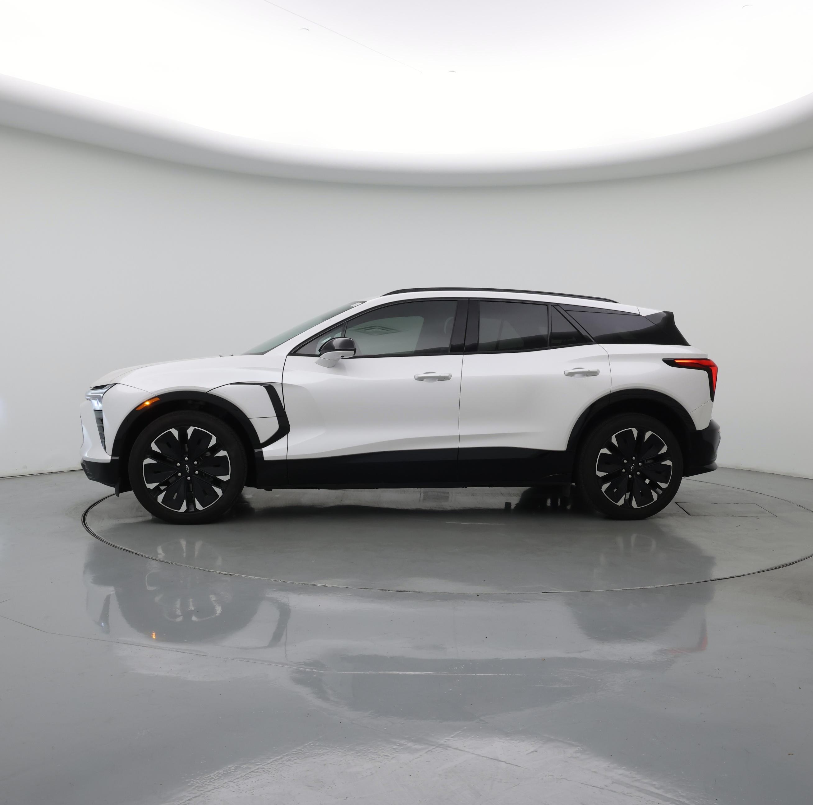 Thumbnail: 2024 Chevrolet Blazer EV - 3