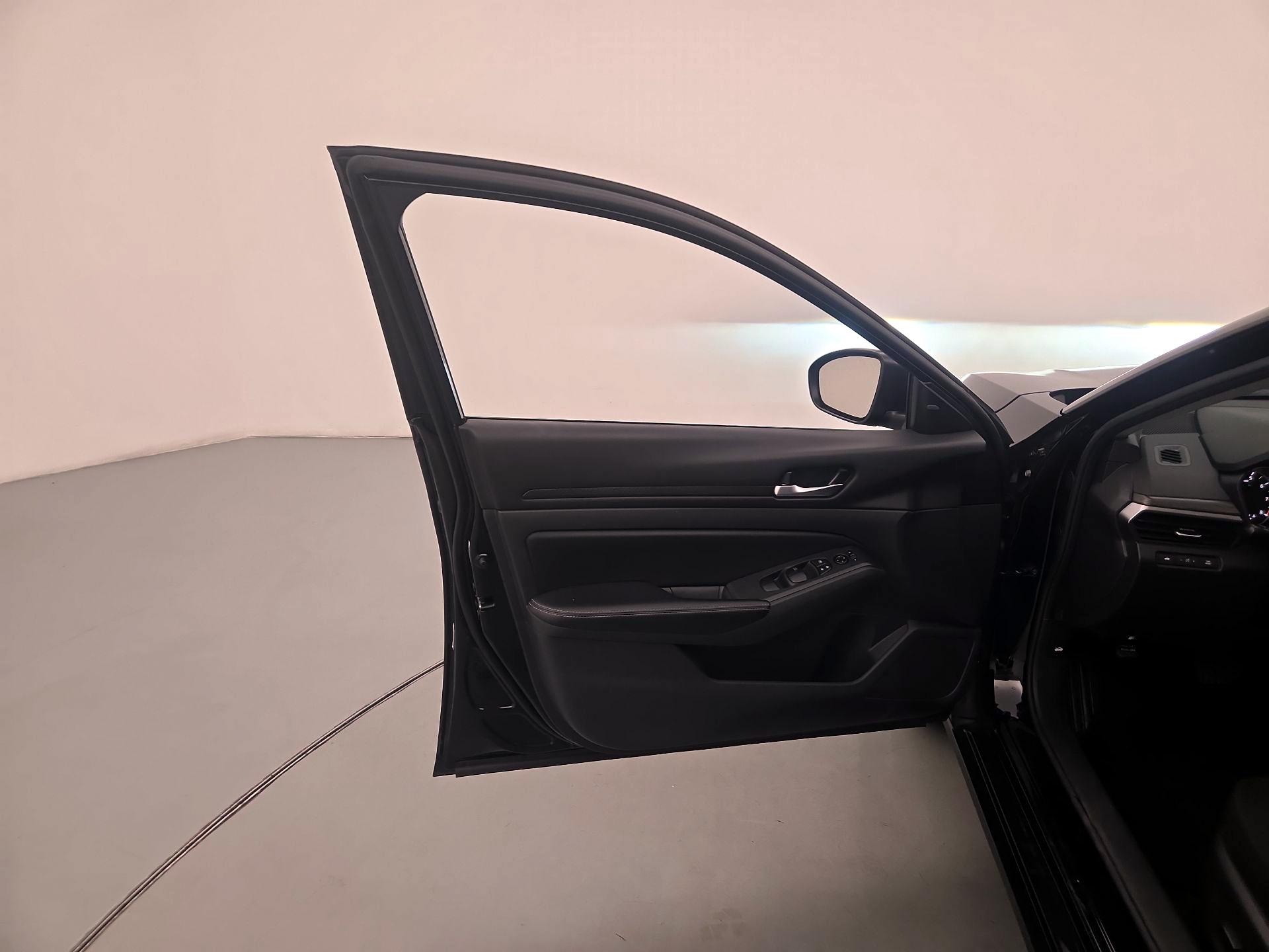 Thumbnail: 2025 Nissan Altima - 12