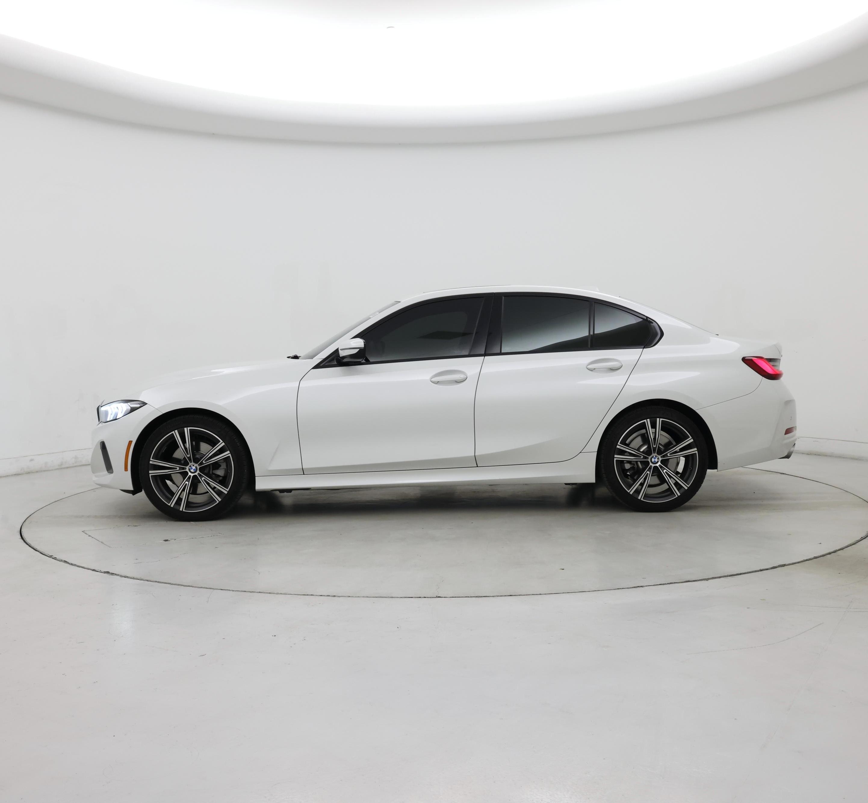 Thumbnail: 2023 BMW 3 Series - 3