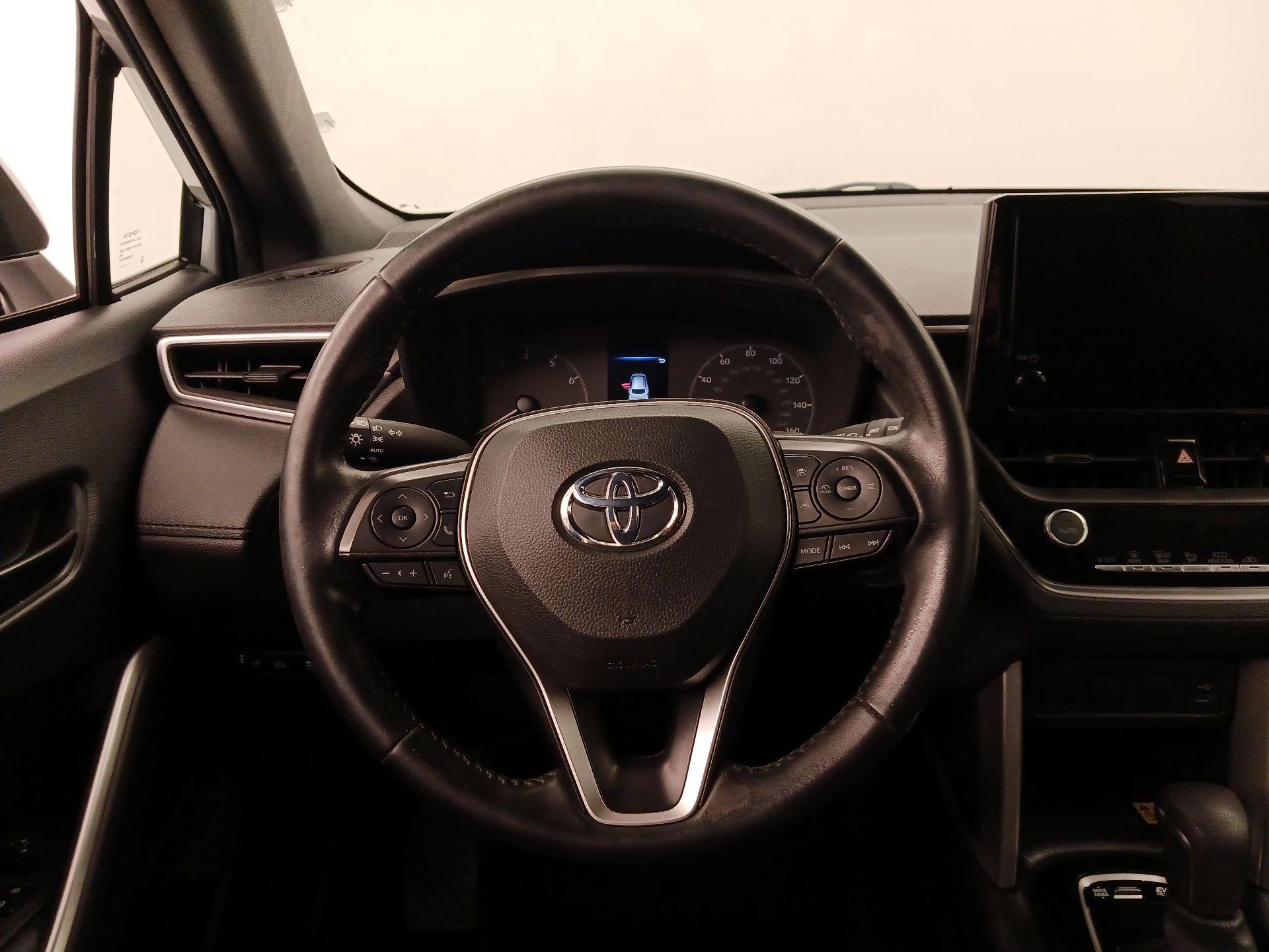 Thumbnail: 2023 Toyota Corolla Cross - 10