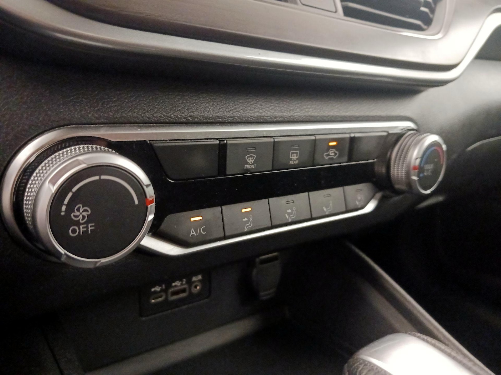 2025 Nissan Altima SV - Photo 17