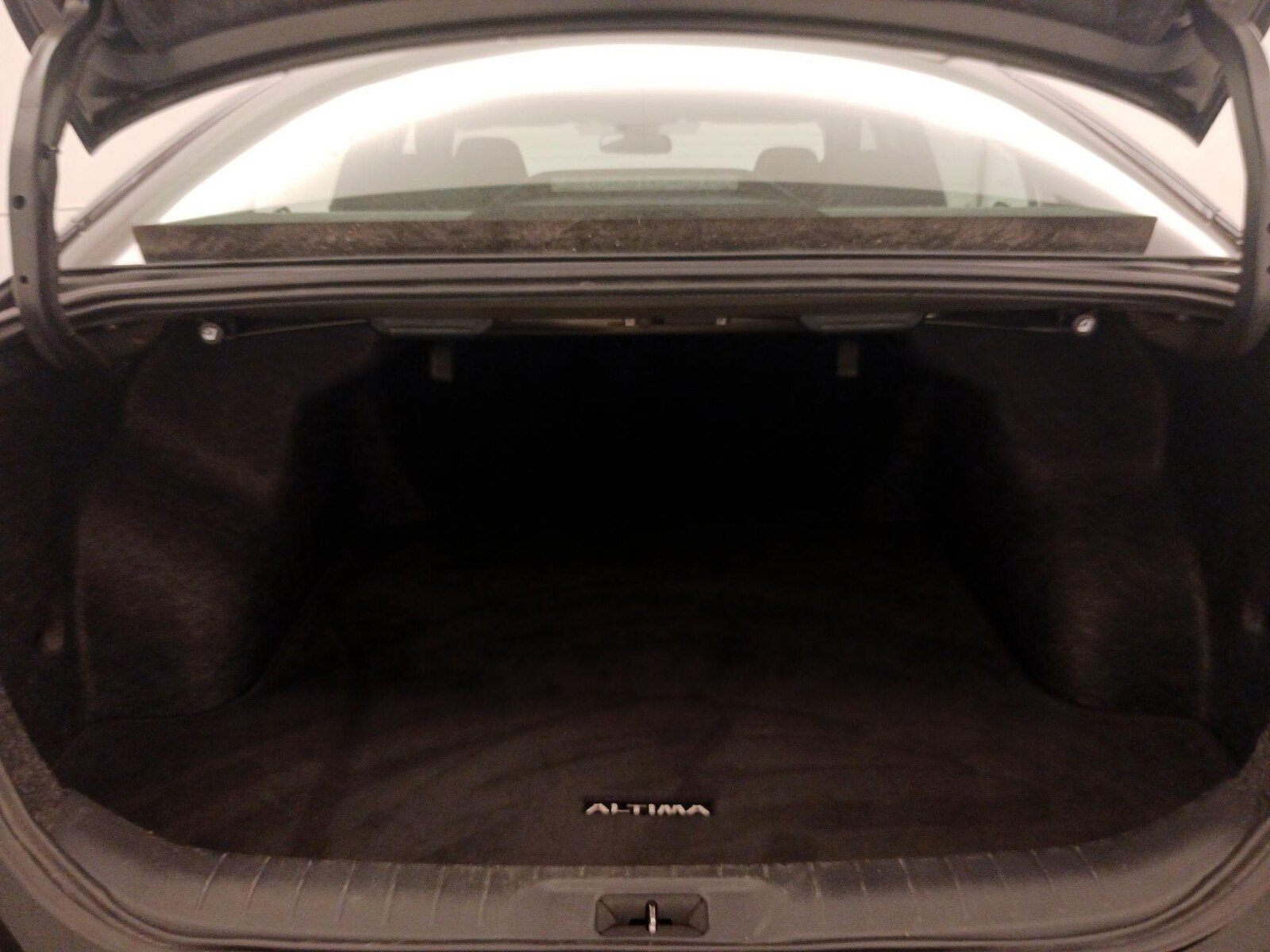 2025 Nissan Altima SV - Photo 21