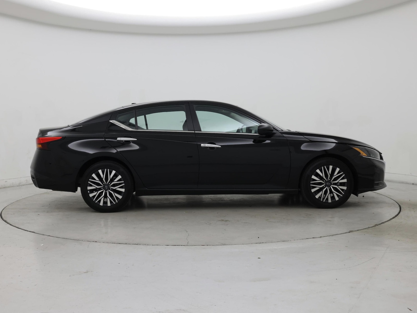 2025 Nissan Altima SV - Photo 8