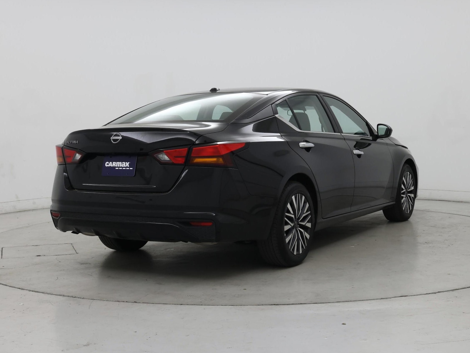 2025 Nissan Altima SV - Photo 9