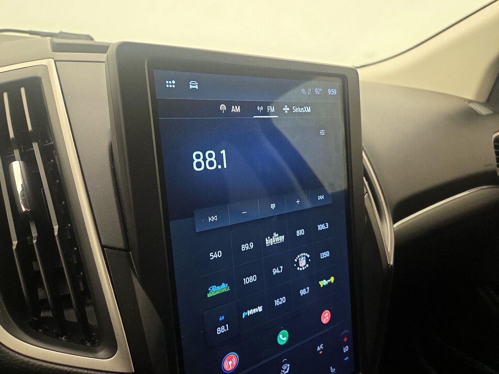 2022 Ford Edge SEL - Photo 16