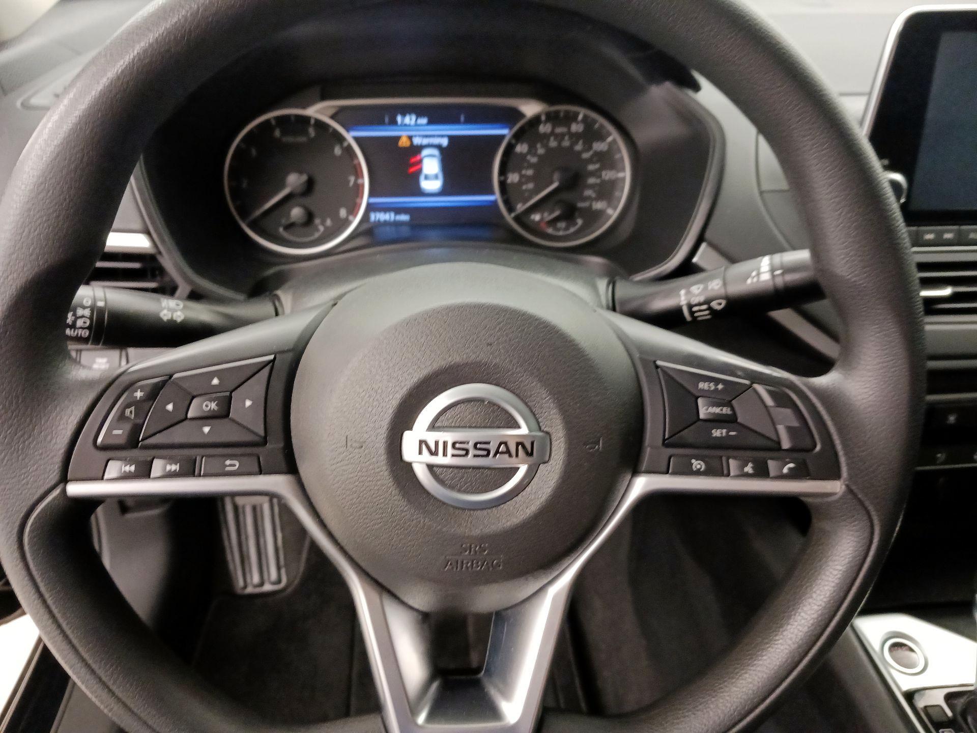 Thumbnail: 2020 Nissan Altima - 10