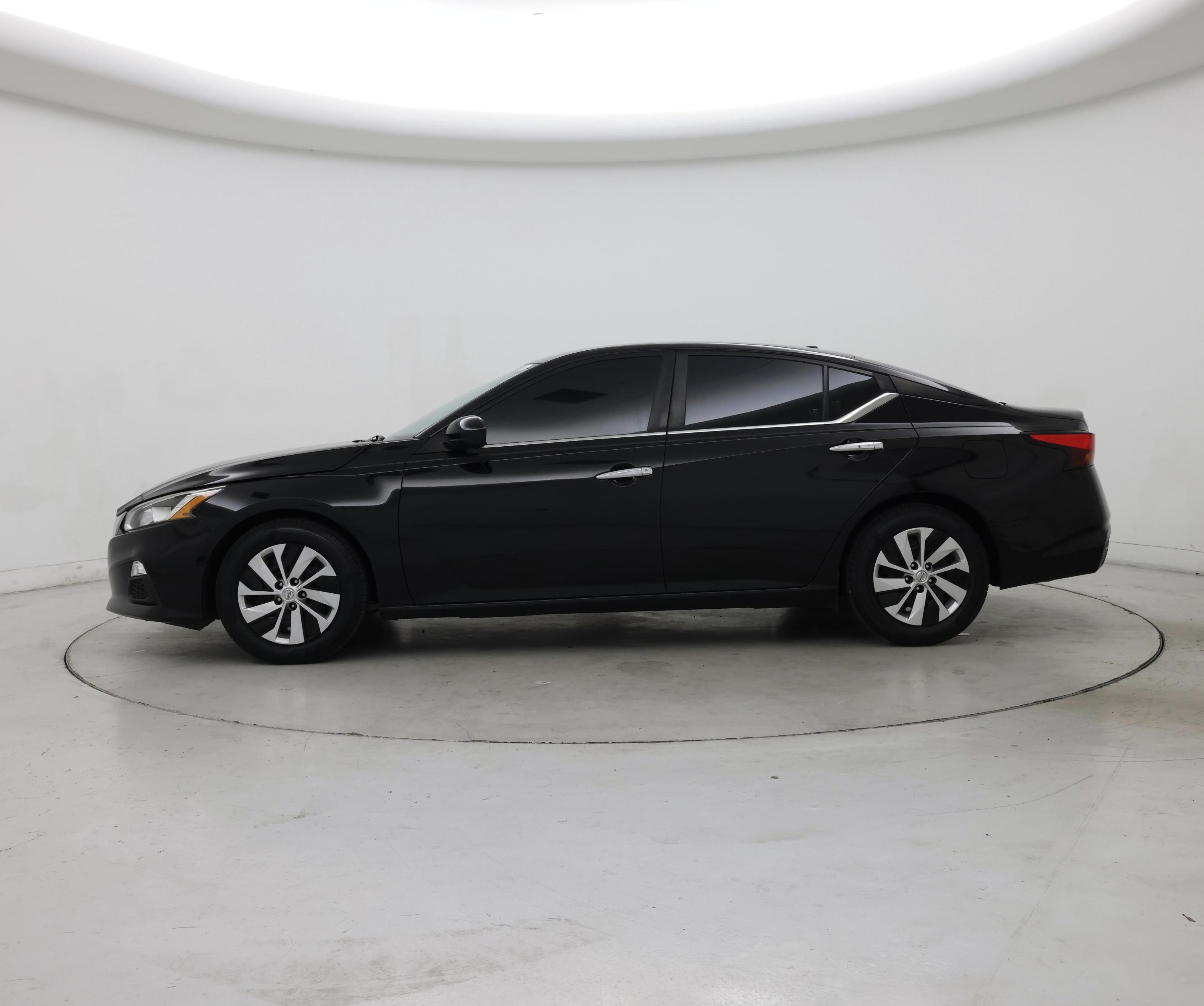 Thumbnail: 2020 Nissan Altima - 3