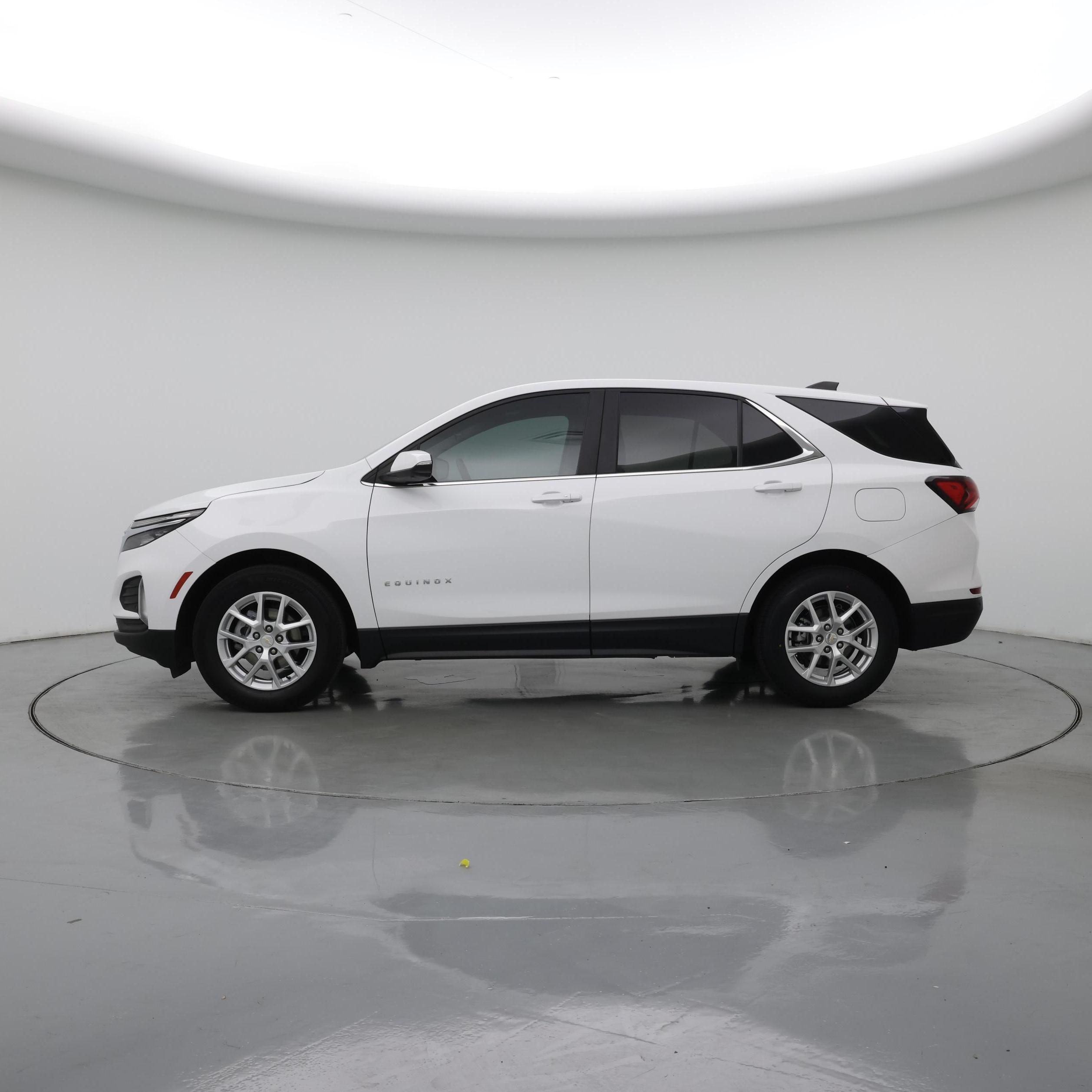 Thumbnail: 2023 Chevrolet Equinox - 3